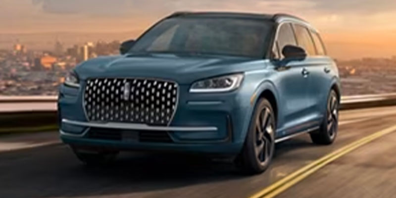 Four Reasons to Trust Your Lincoln Dealer for Windshield and Glass Repairs