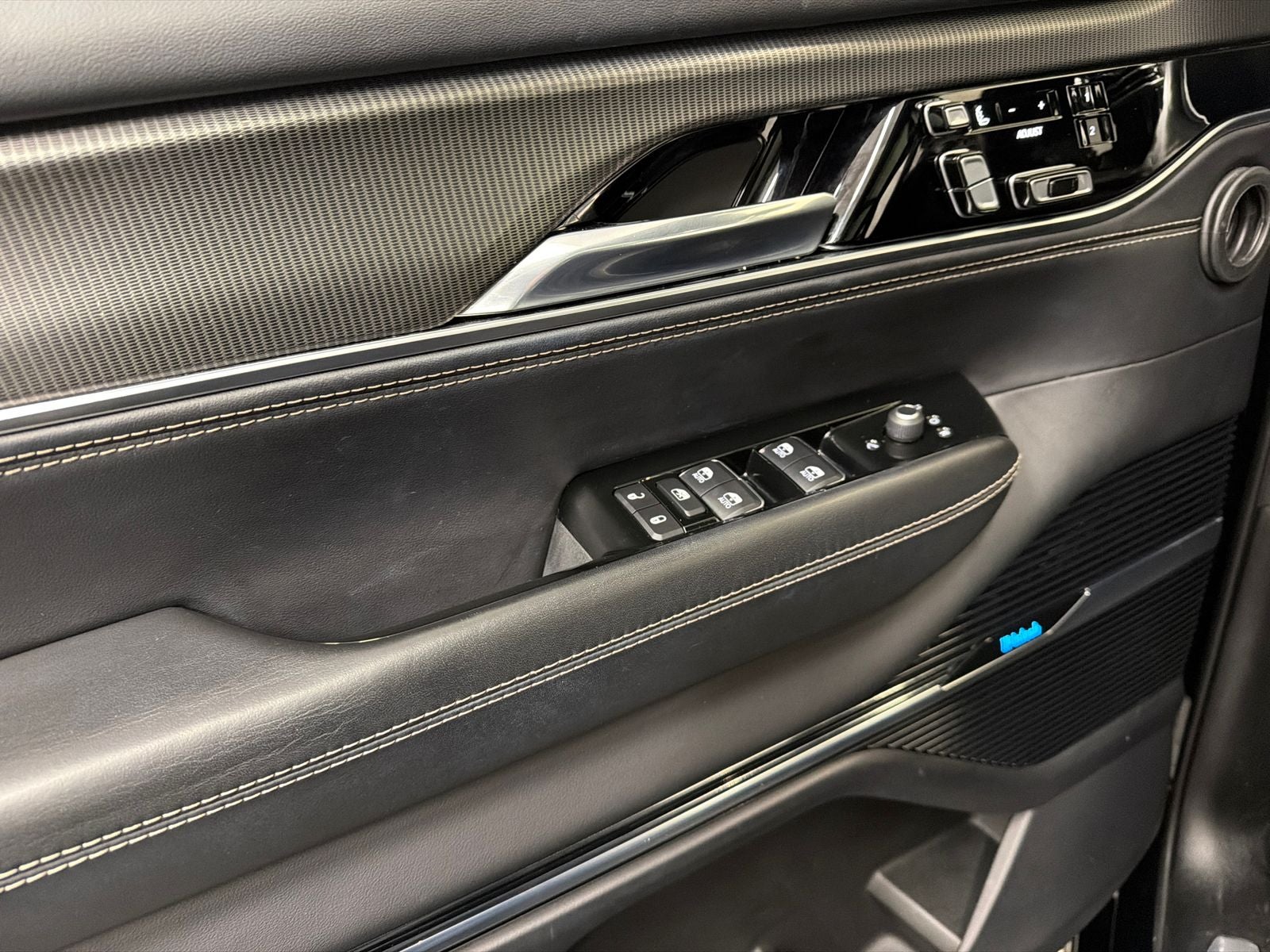 2022 Jeep Grand Wagoneer Series II