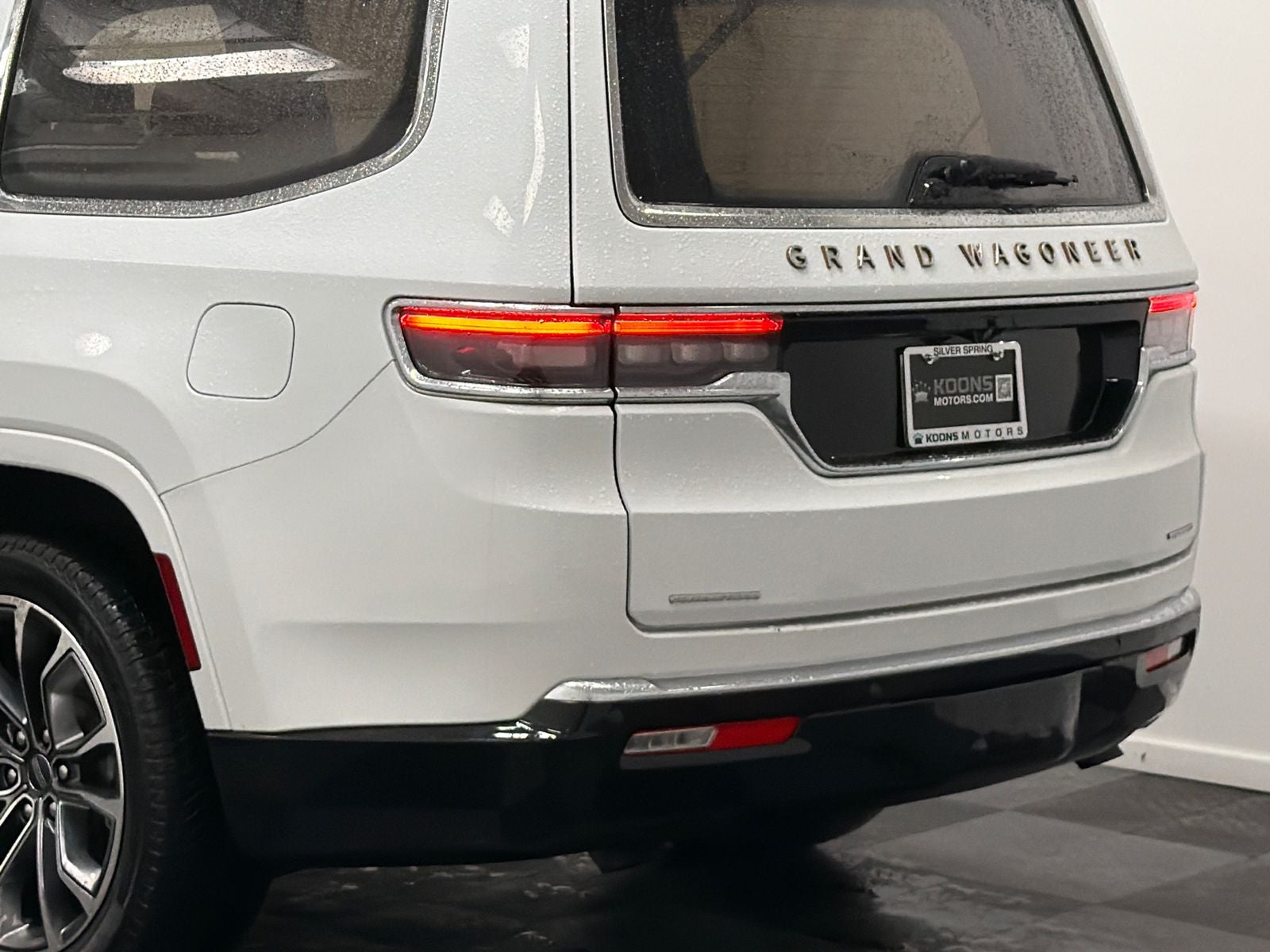 2023 Jeep Grand Wagoneer Series III