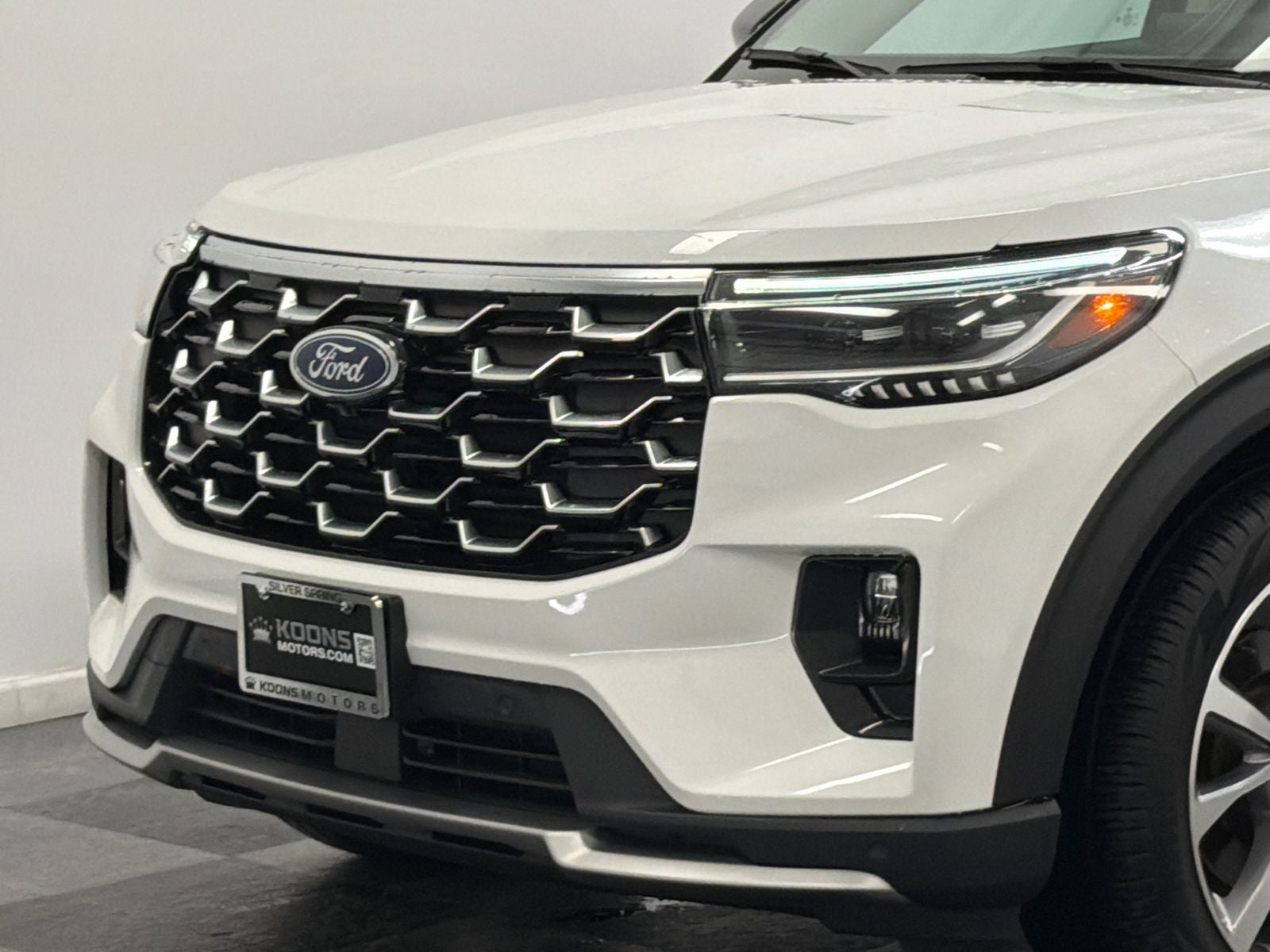 2025 Ford Explorer Platinum