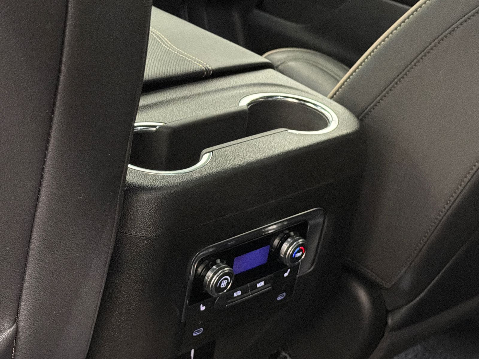 2025 GMC Yukon XL Elevation