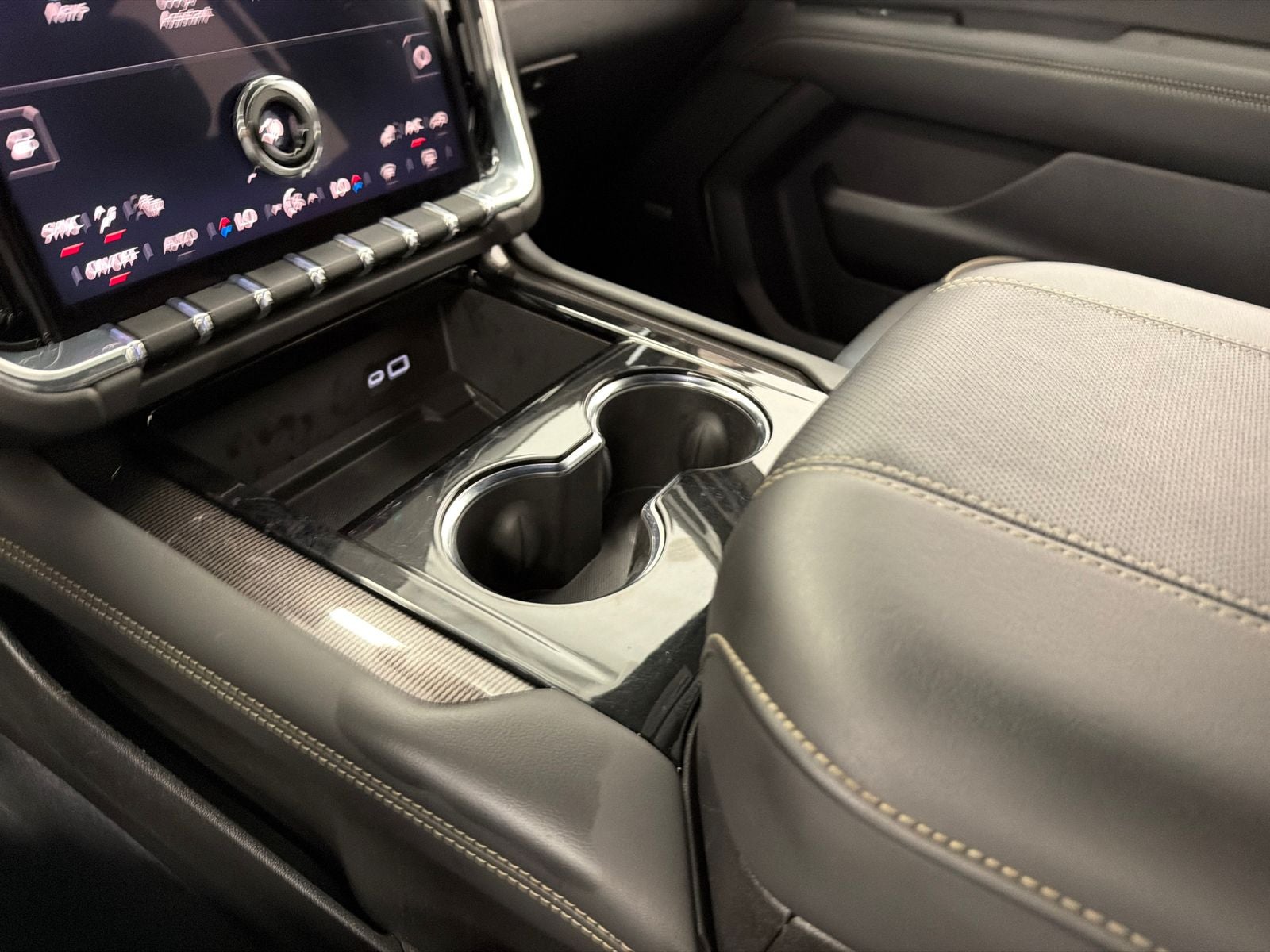 2025 GMC Yukon XL Elevation