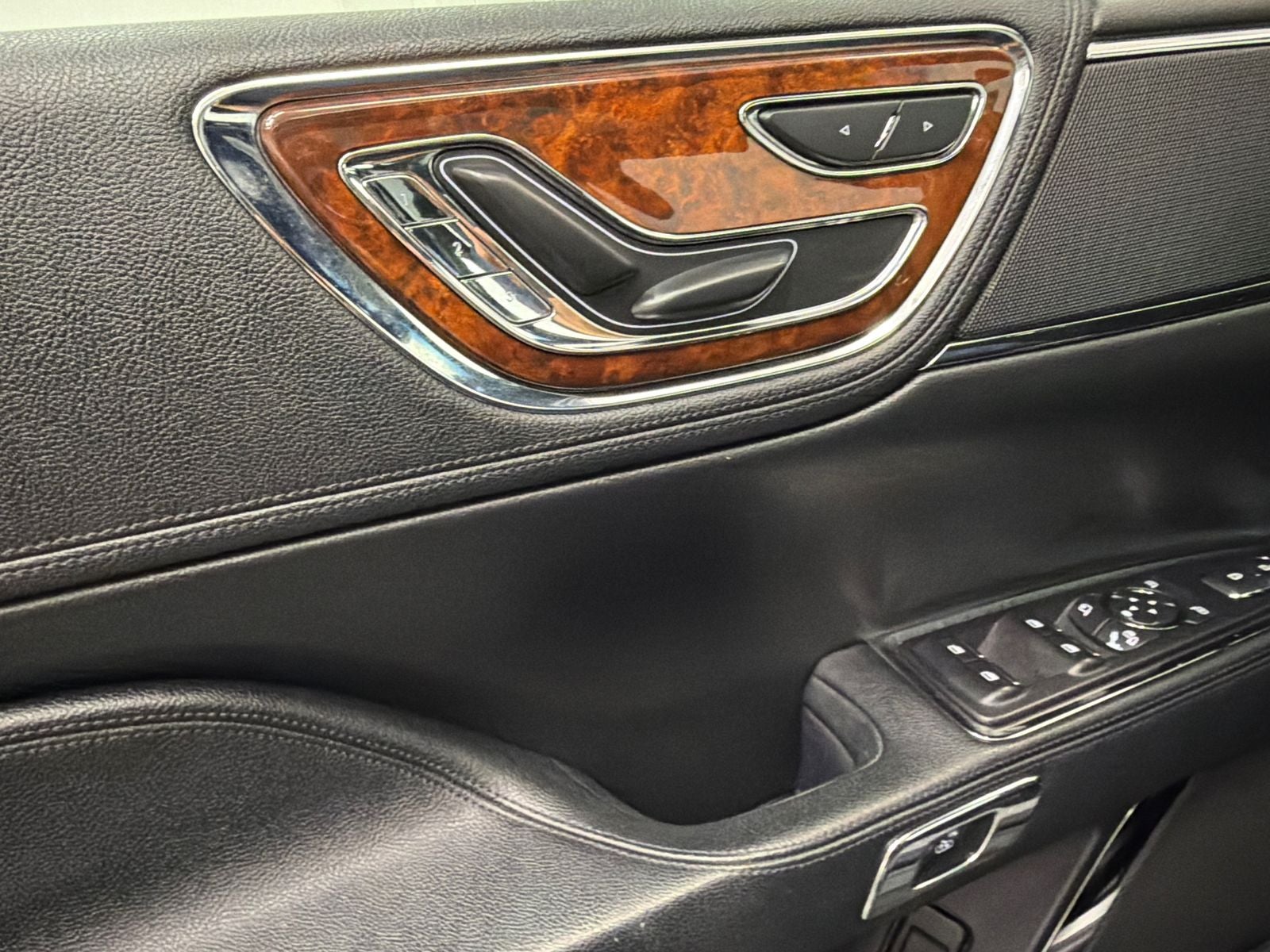 2020 Lincoln Continental Standard