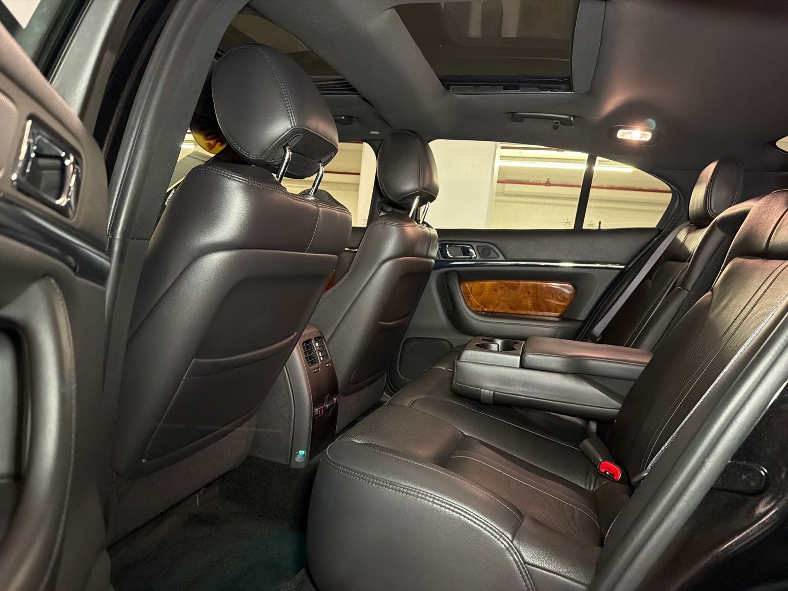 2015 Lincoln MKS Base