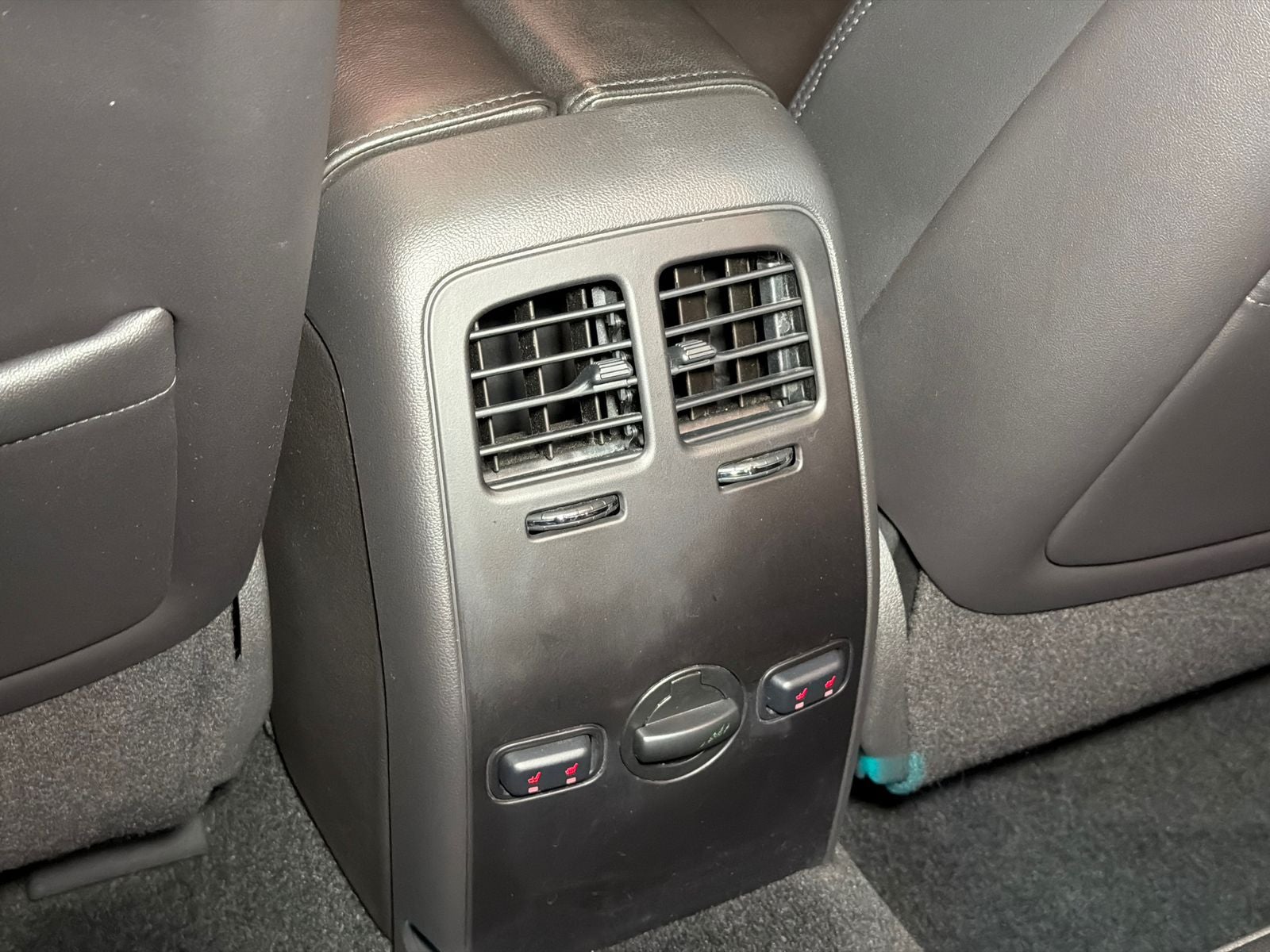 2015 Lincoln MKS Base