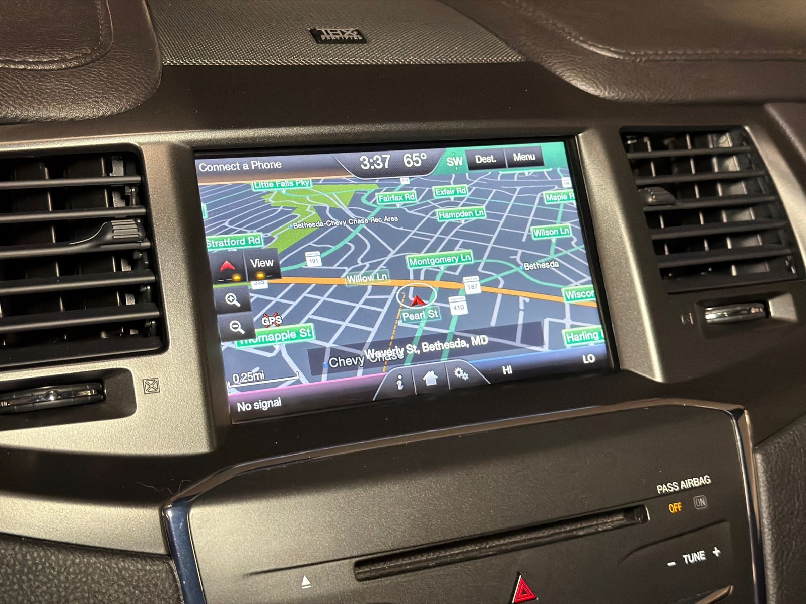 2015 Lincoln MKS Base