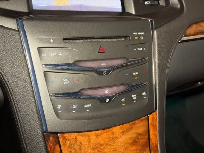 2015 Lincoln MKS Base
