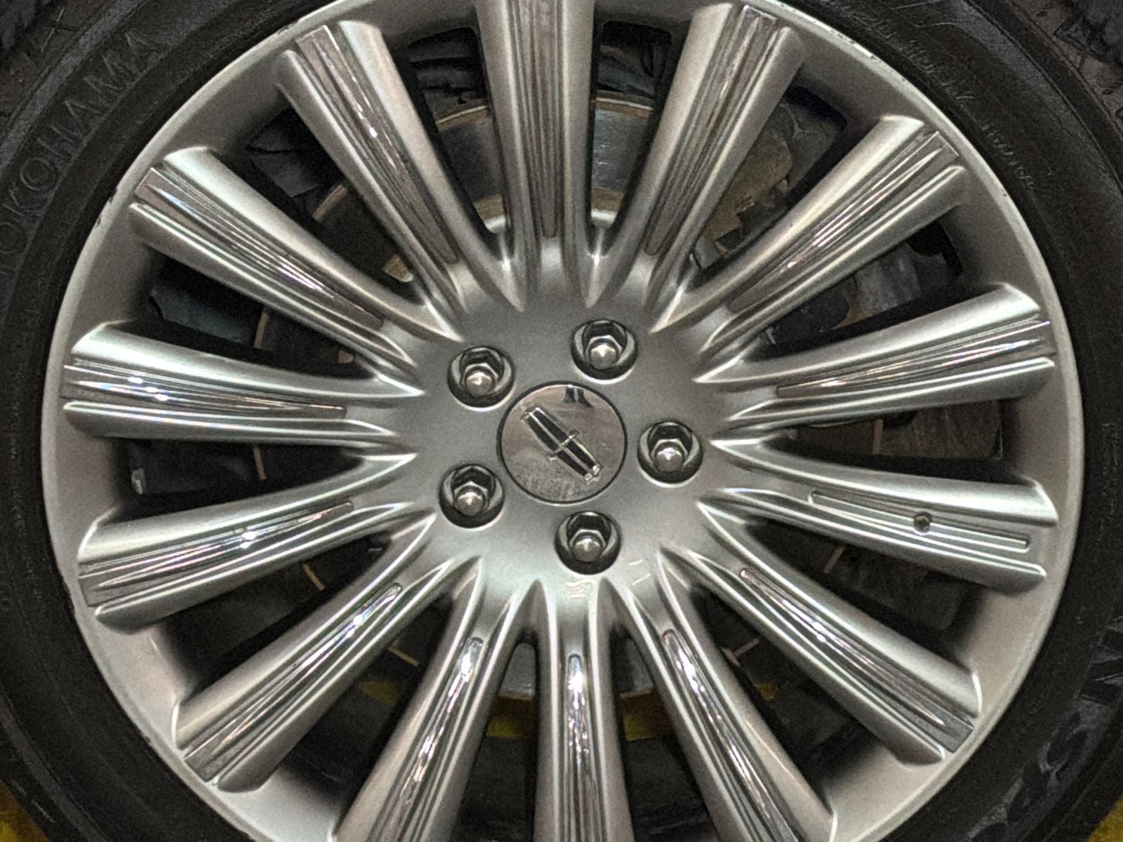 2015 Lincoln MKS Base