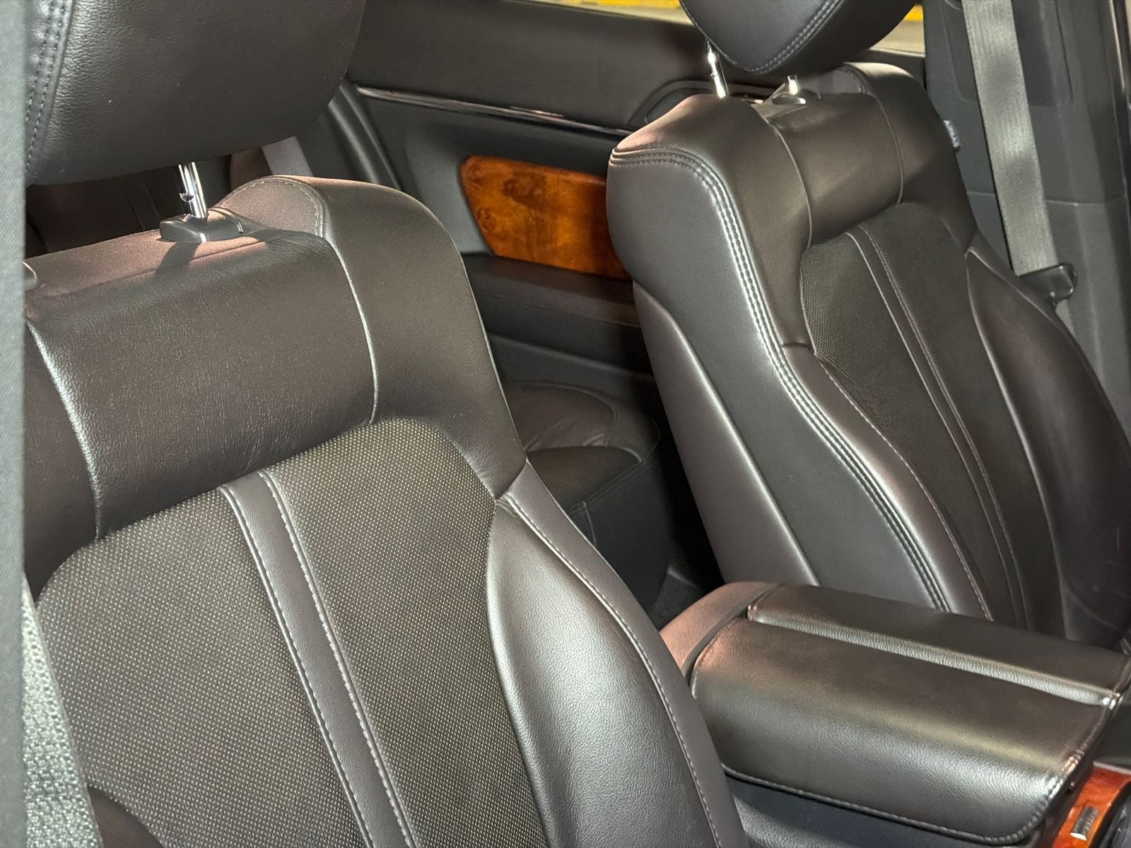 2015 Lincoln MKS Base
