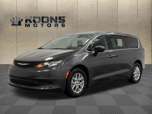 2022 Chrysler Voyager LX