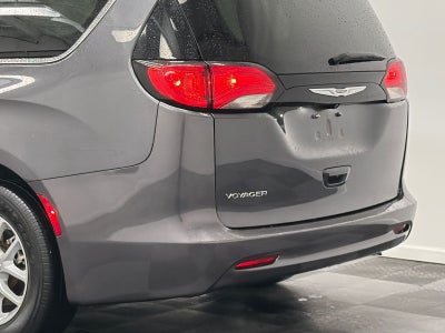 2022 Chrysler Voyager LX
