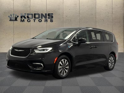 2023 Chrysler Pacifica Hybrid Touring L