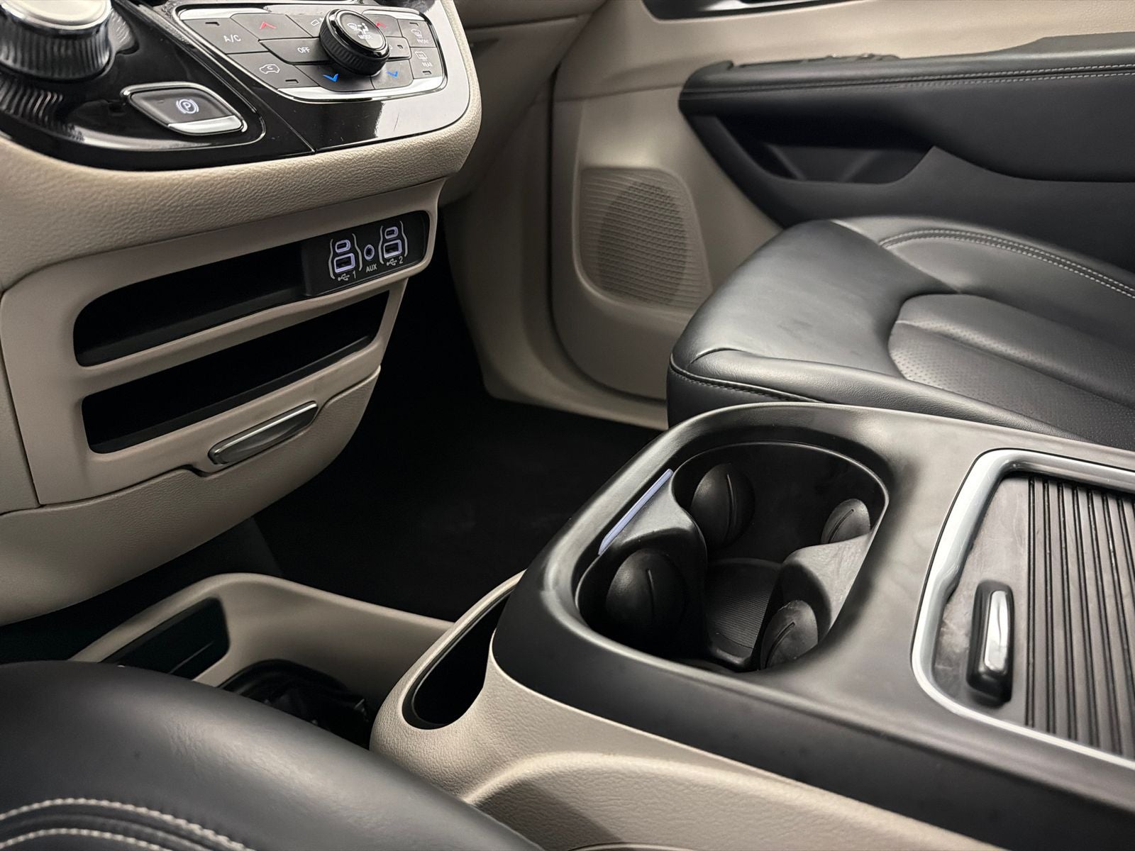 2023 Chrysler Pacifica Hybrid Touring L