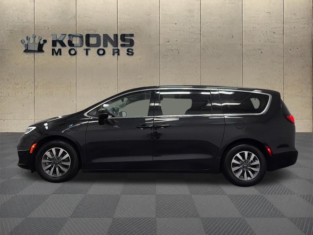2023 Chrysler Pacifica Hybrid Touring L