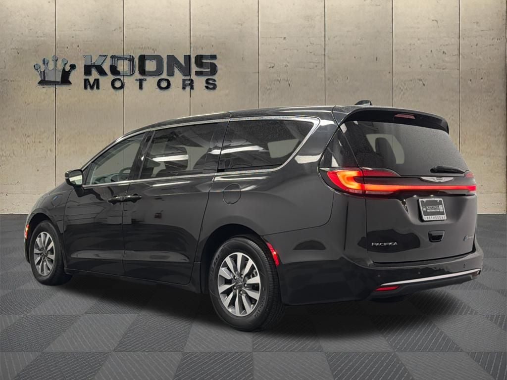 2023 Chrysler Pacifica Hybrid Touring L