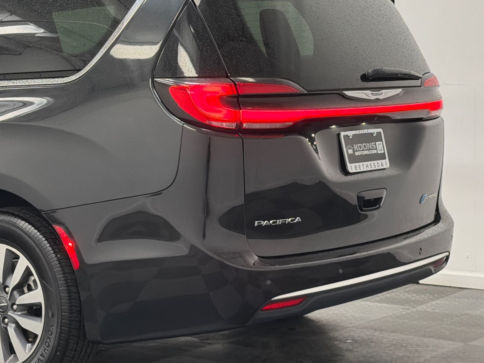 2023 Chrysler Pacifica Hybrid Touring L
