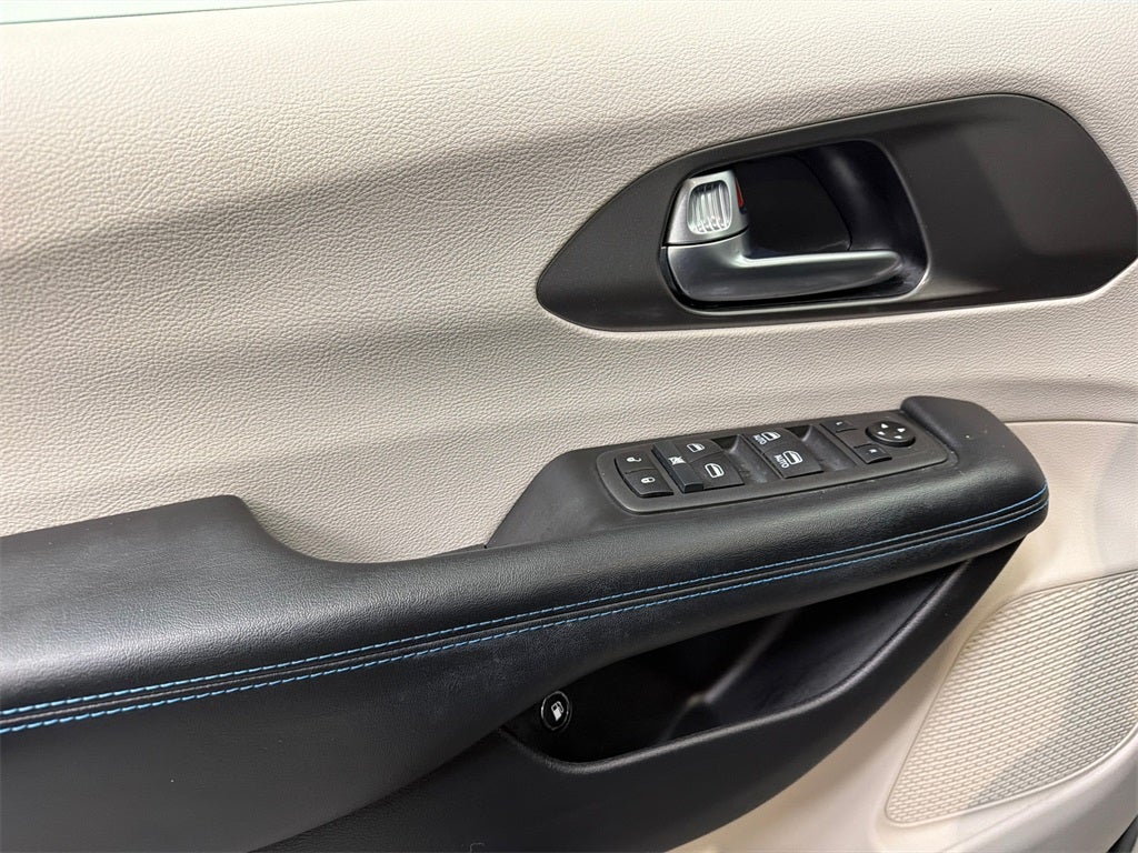 2021 Chrysler Pacifica Hybrid Touring