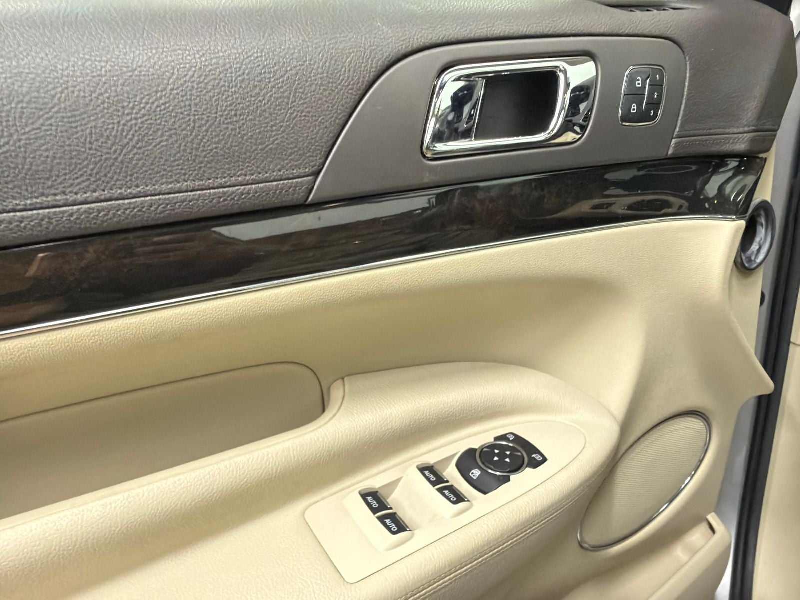 2014 Lincoln MKT EcoBoost
