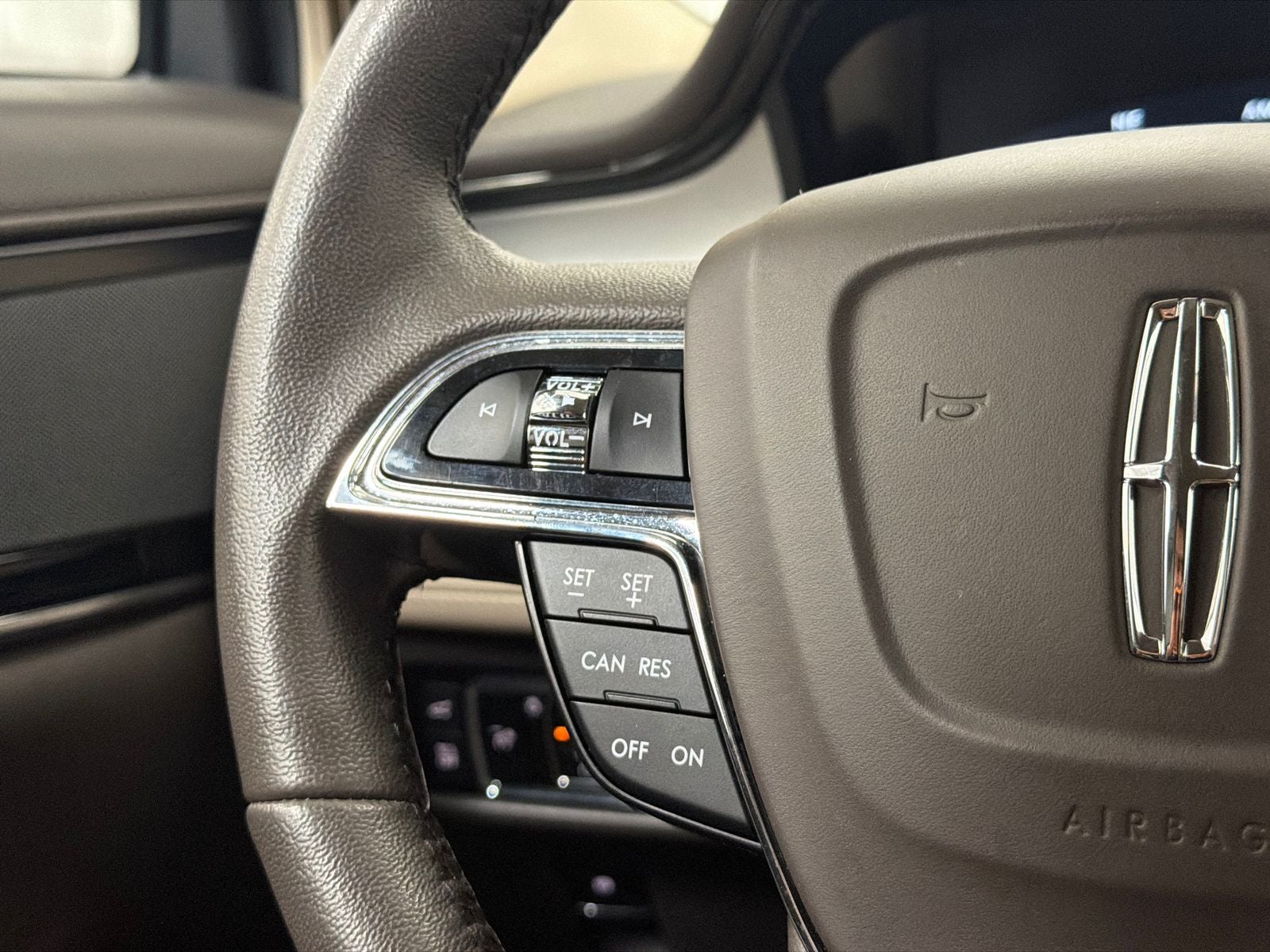 2022 Lincoln Nautilus Standard