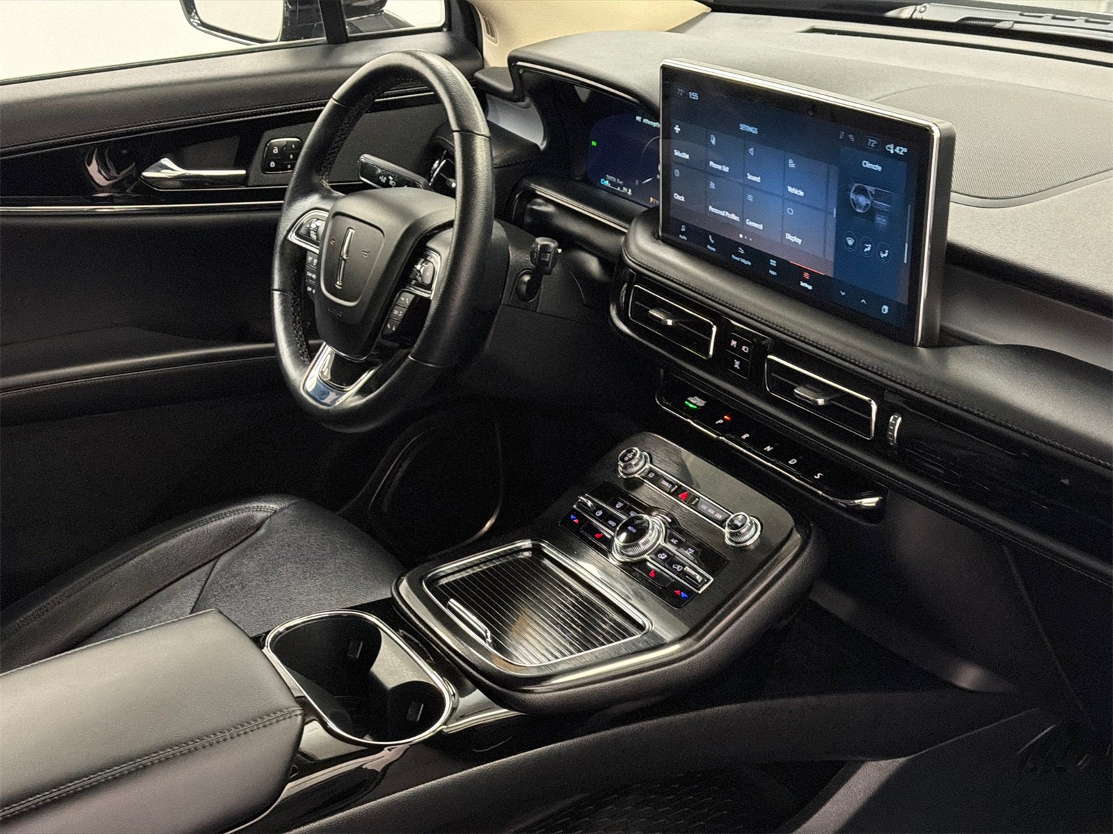 2023 Lincoln Nautilus Standard