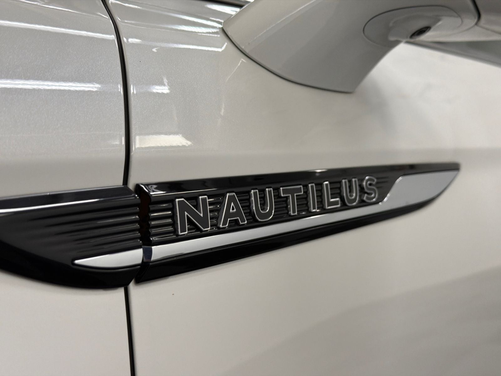 2023 Lincoln Nautilus Black Label