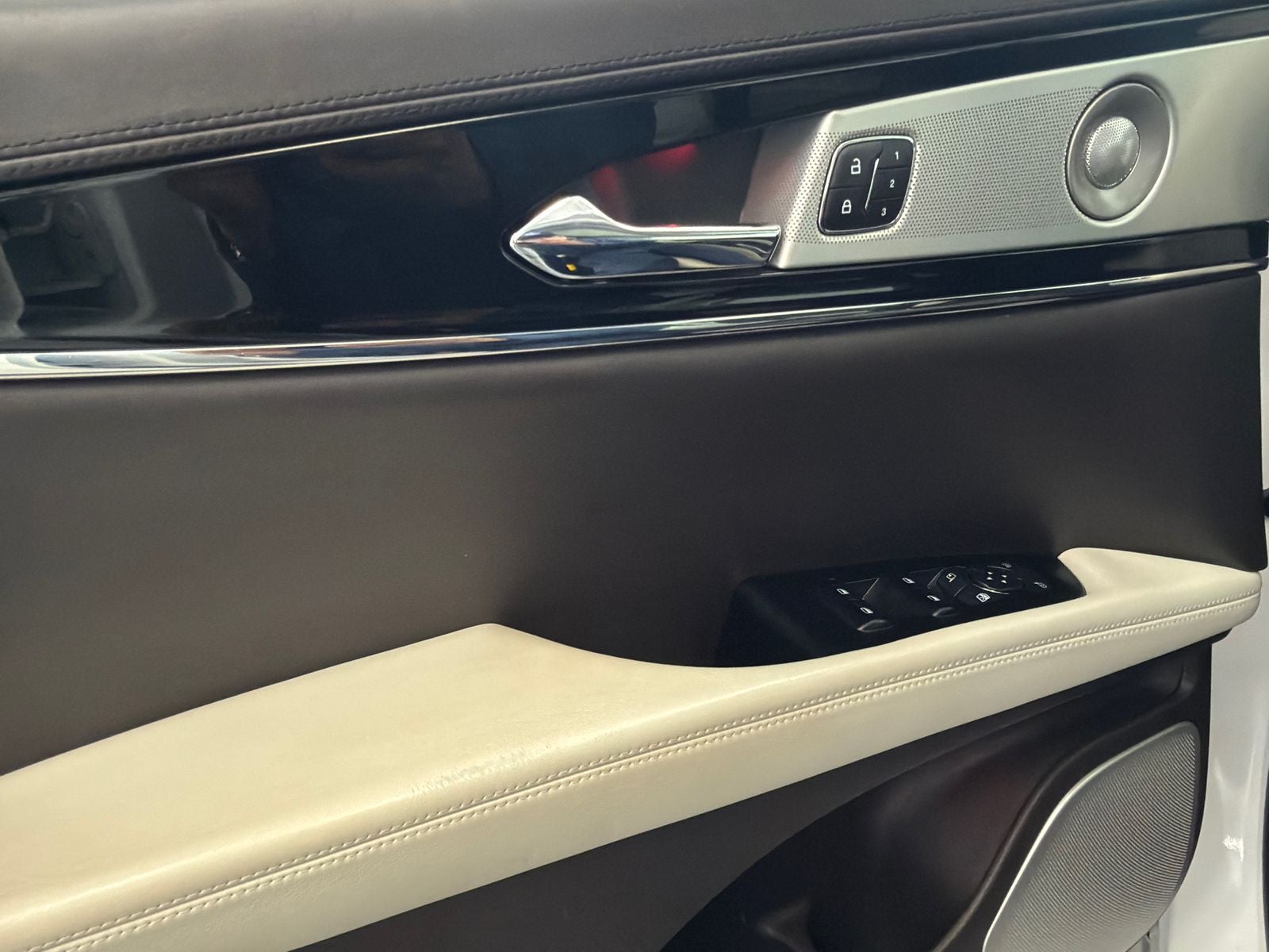 2023 Lincoln Nautilus Black Label