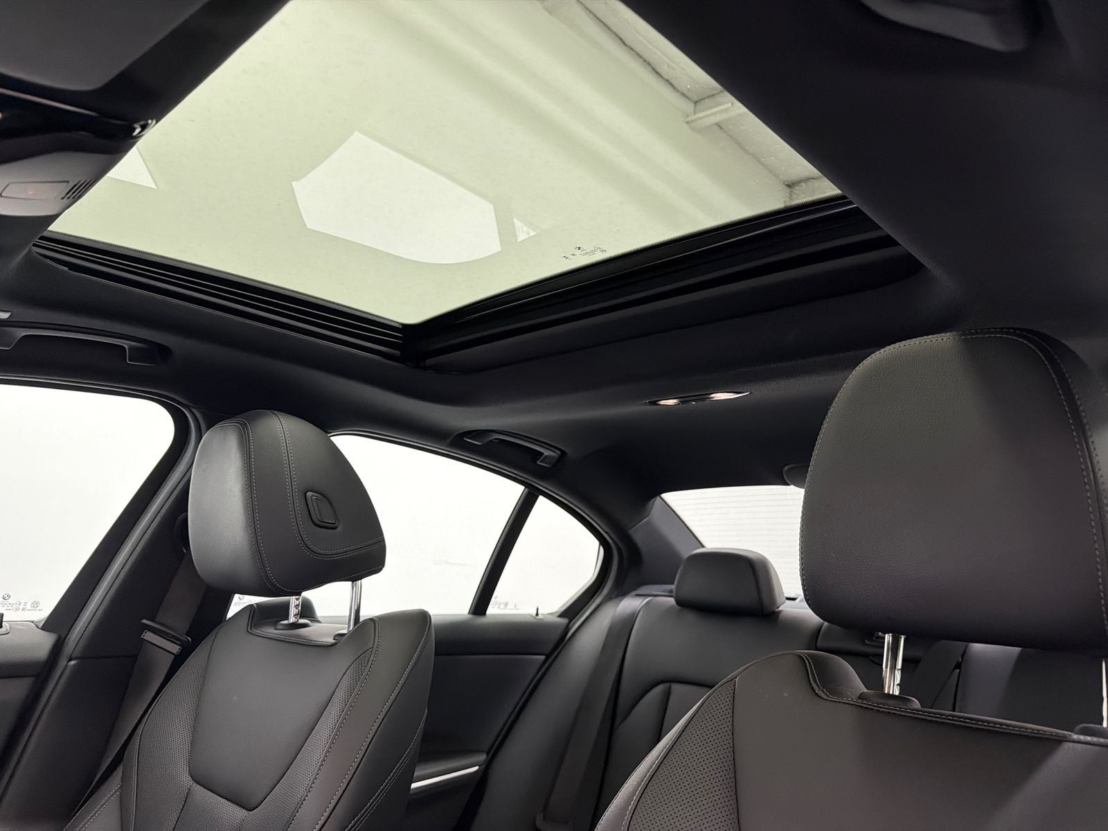 2025 BMW 3 Series 330i xDrive