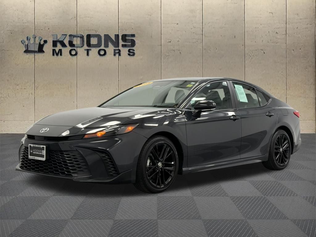 2025 Toyota Camry SE