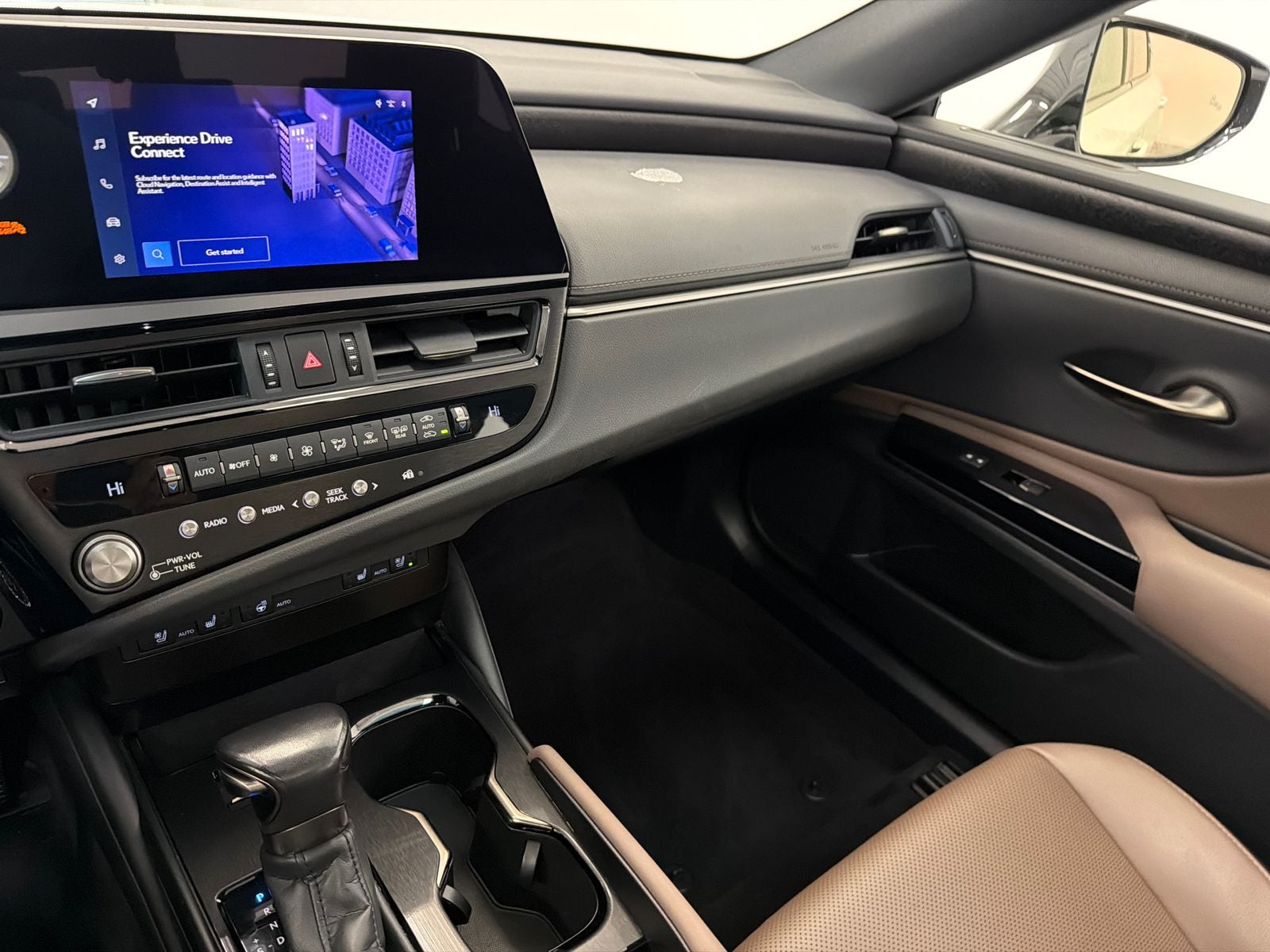 2023 Lexus ES 250
