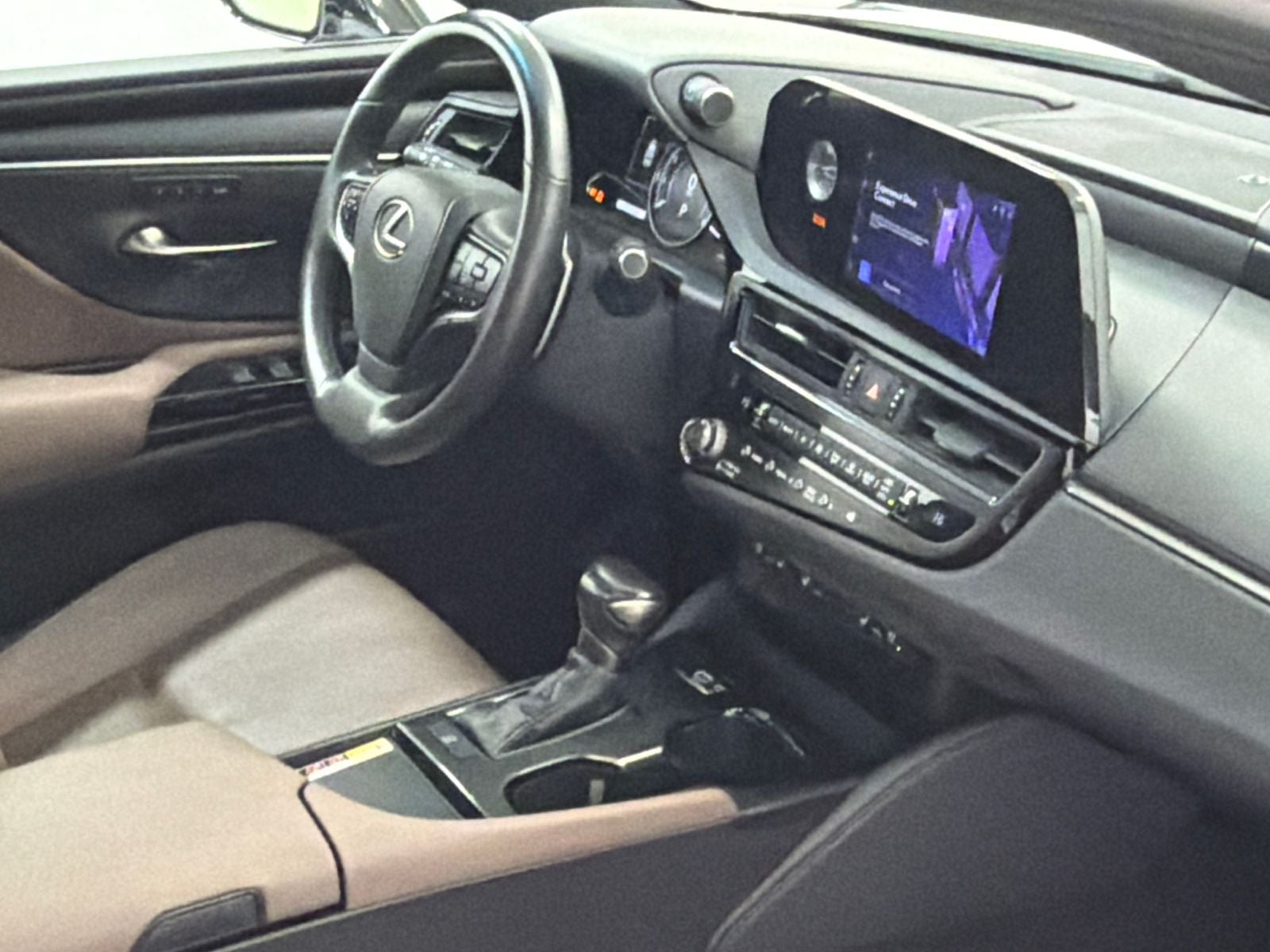 2023 Lexus ES 250