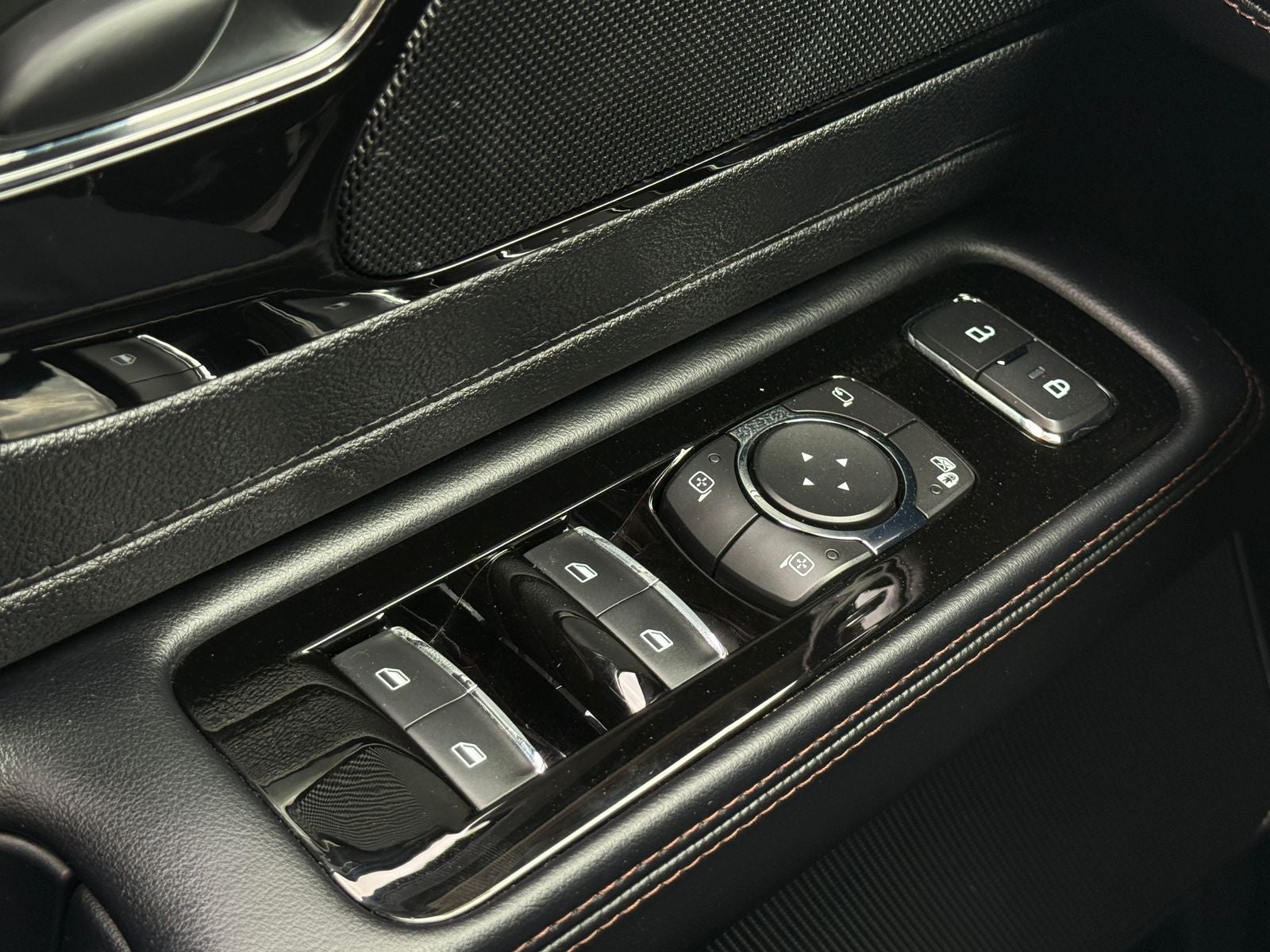 2023 Lincoln Aviator Standard