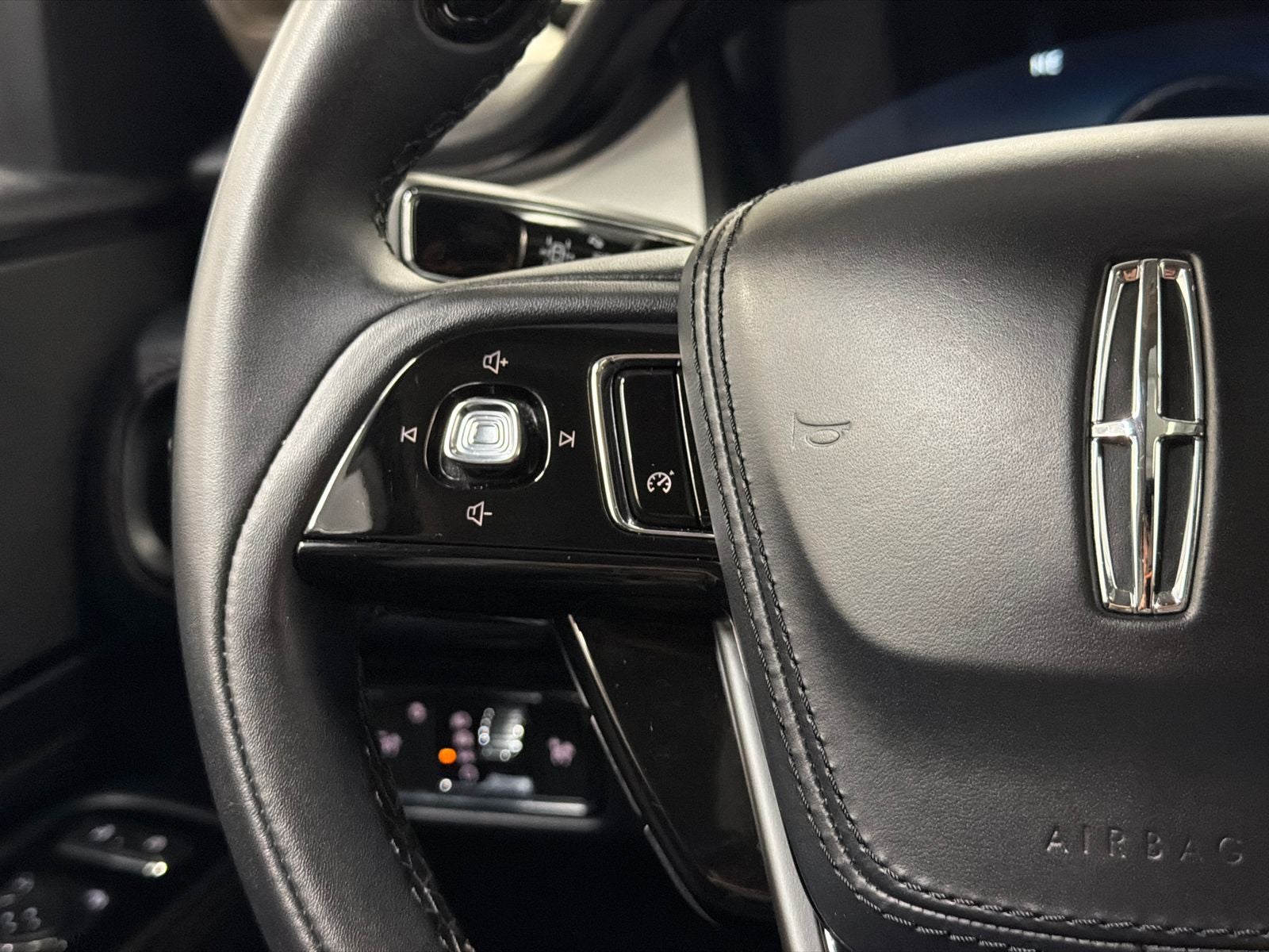 2022 Lincoln Aviator Standard