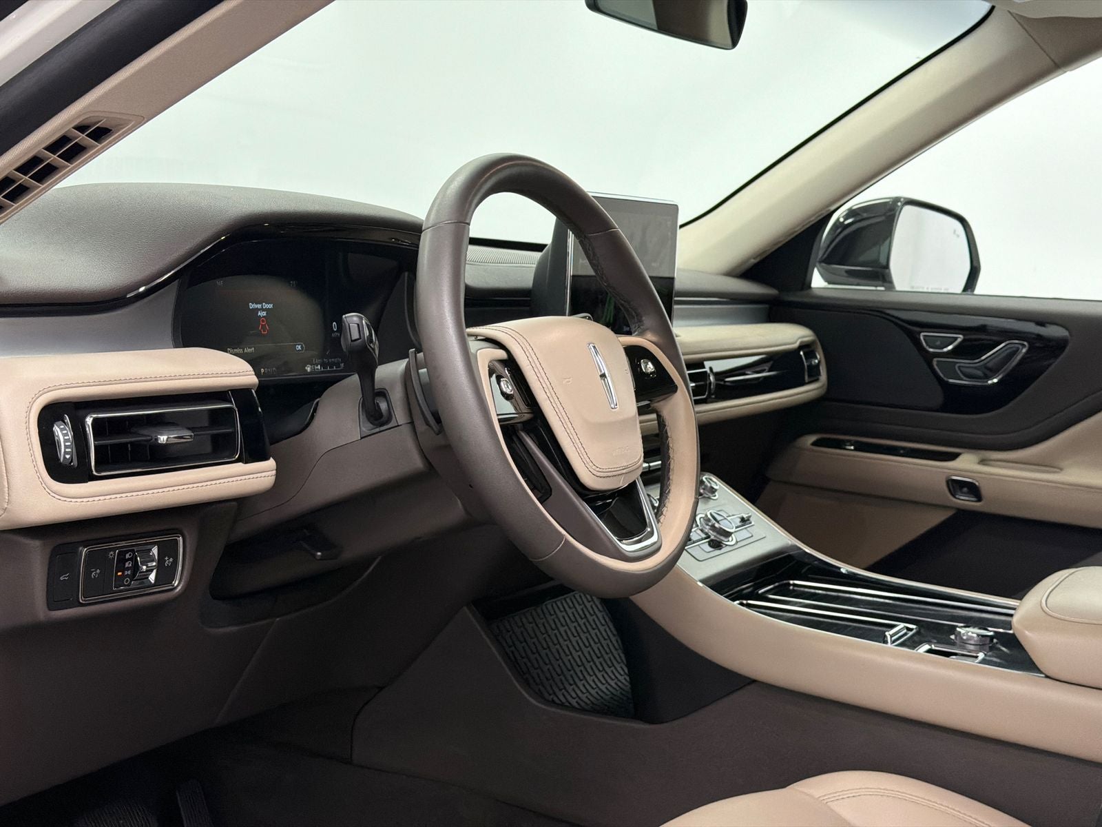 2022 Lincoln Aviator Standard