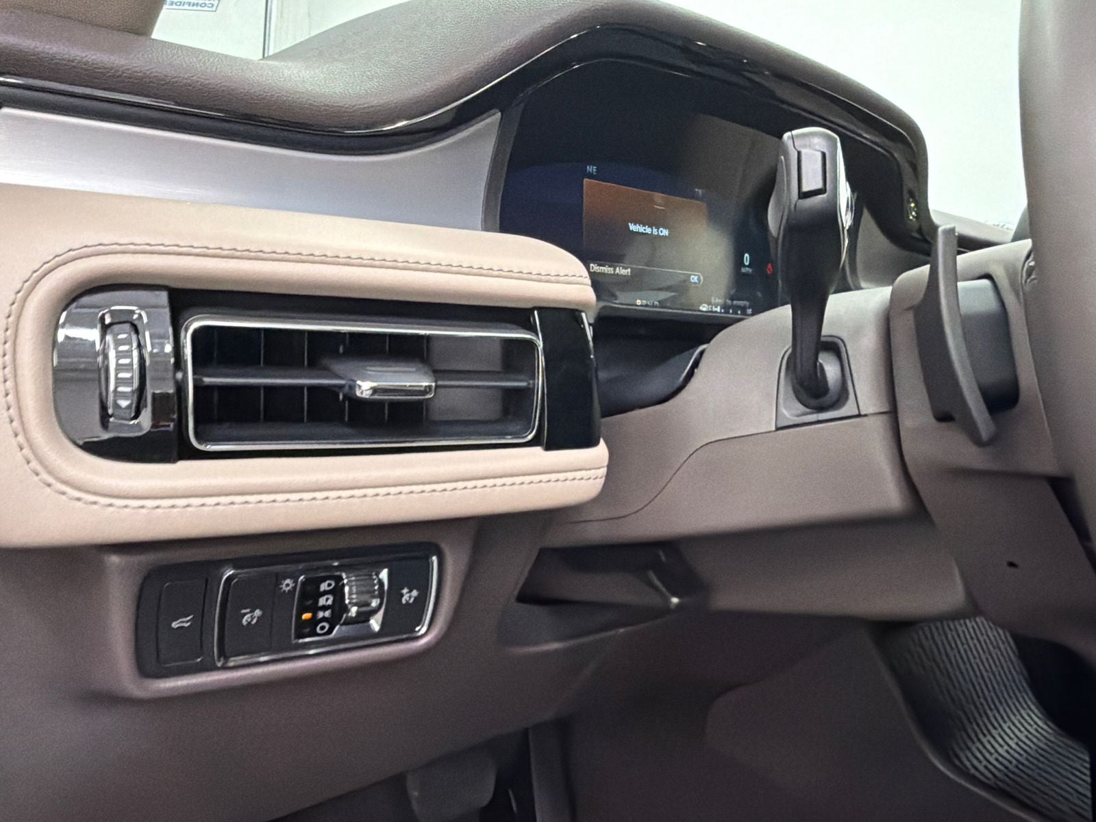 2022 Lincoln Aviator Standard