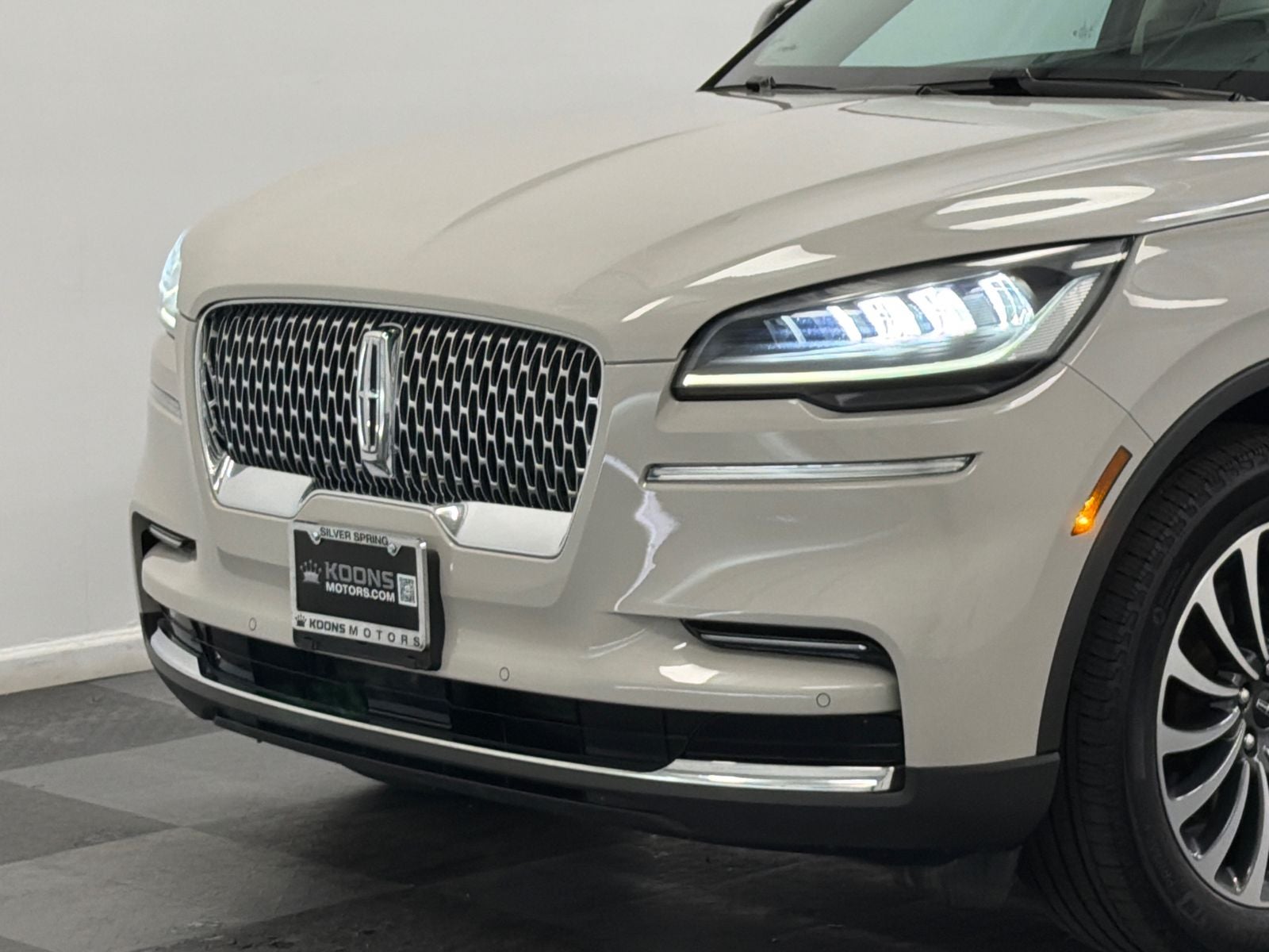 2023 Lincoln Aviator Standard