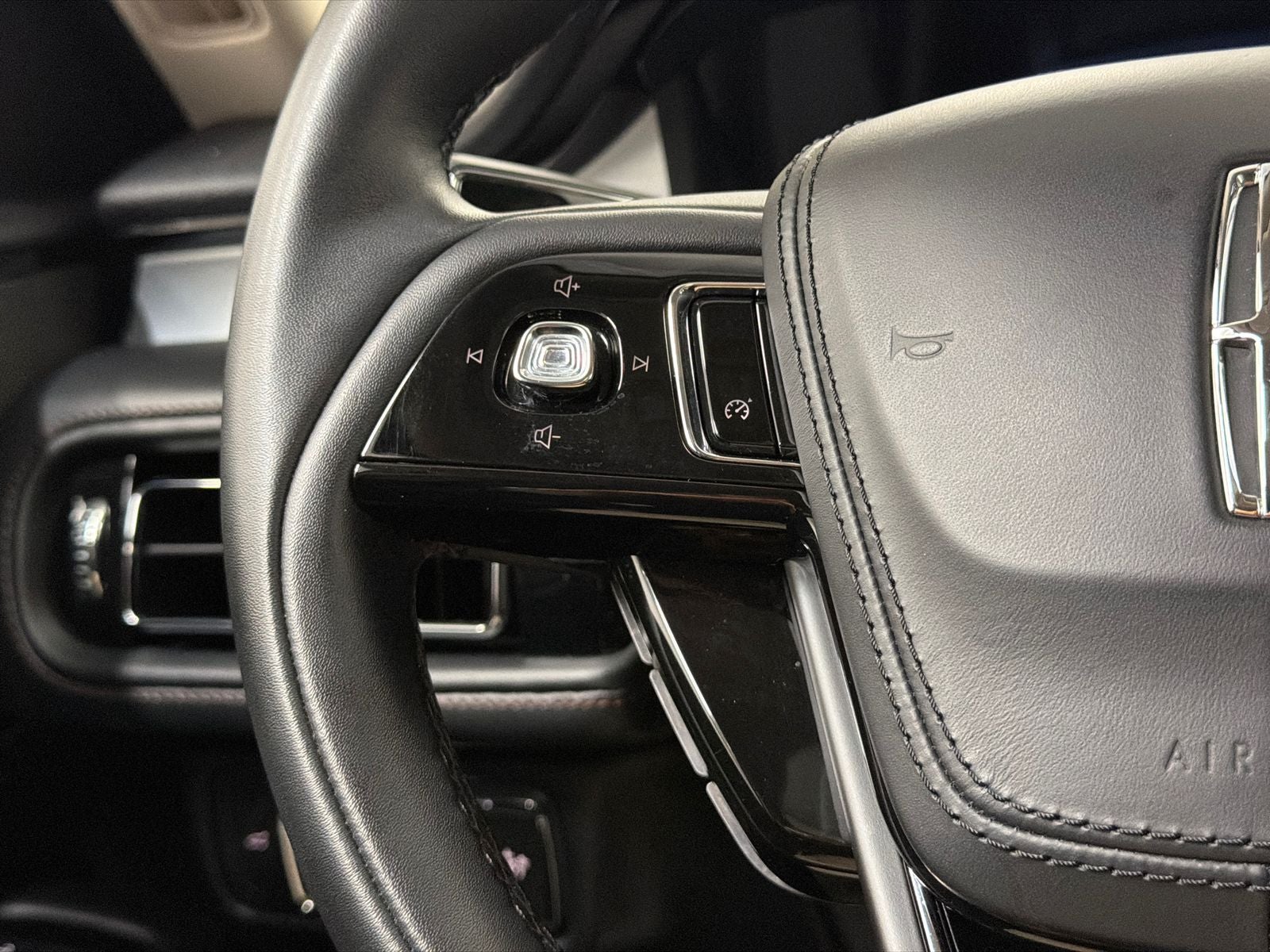 2023 Lincoln Aviator Standard