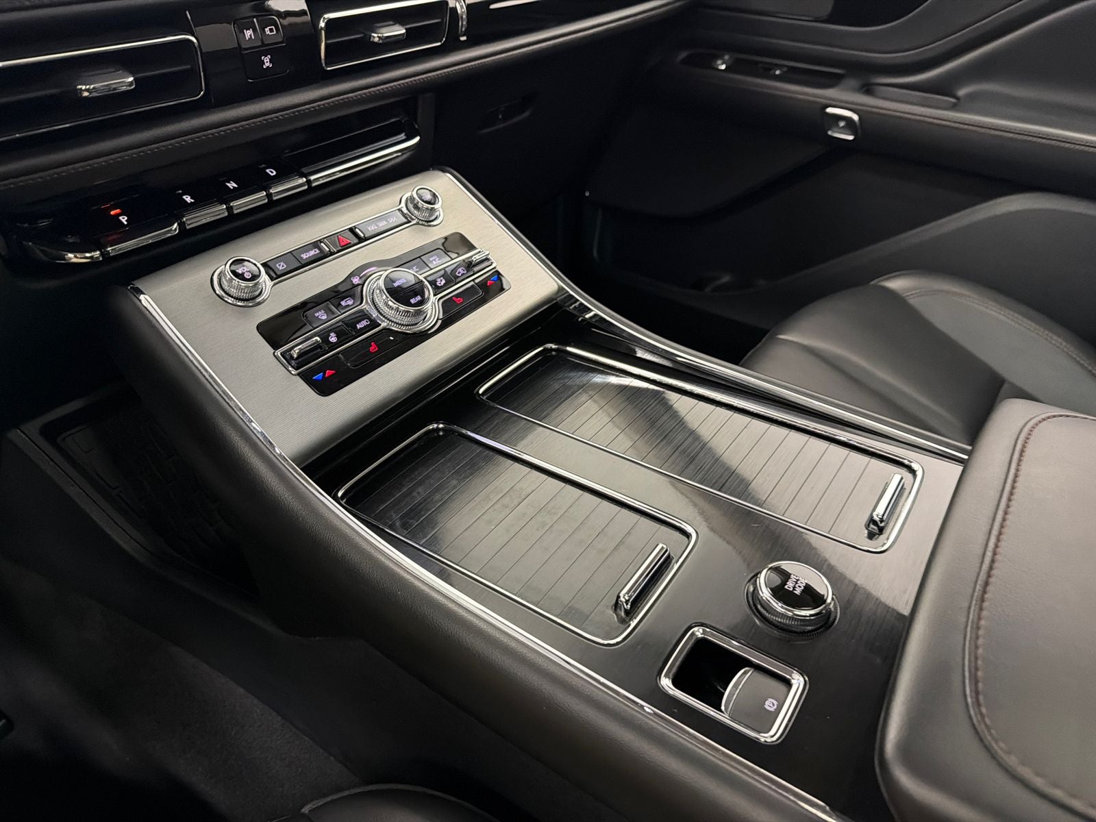 2023 Lincoln Aviator Standard