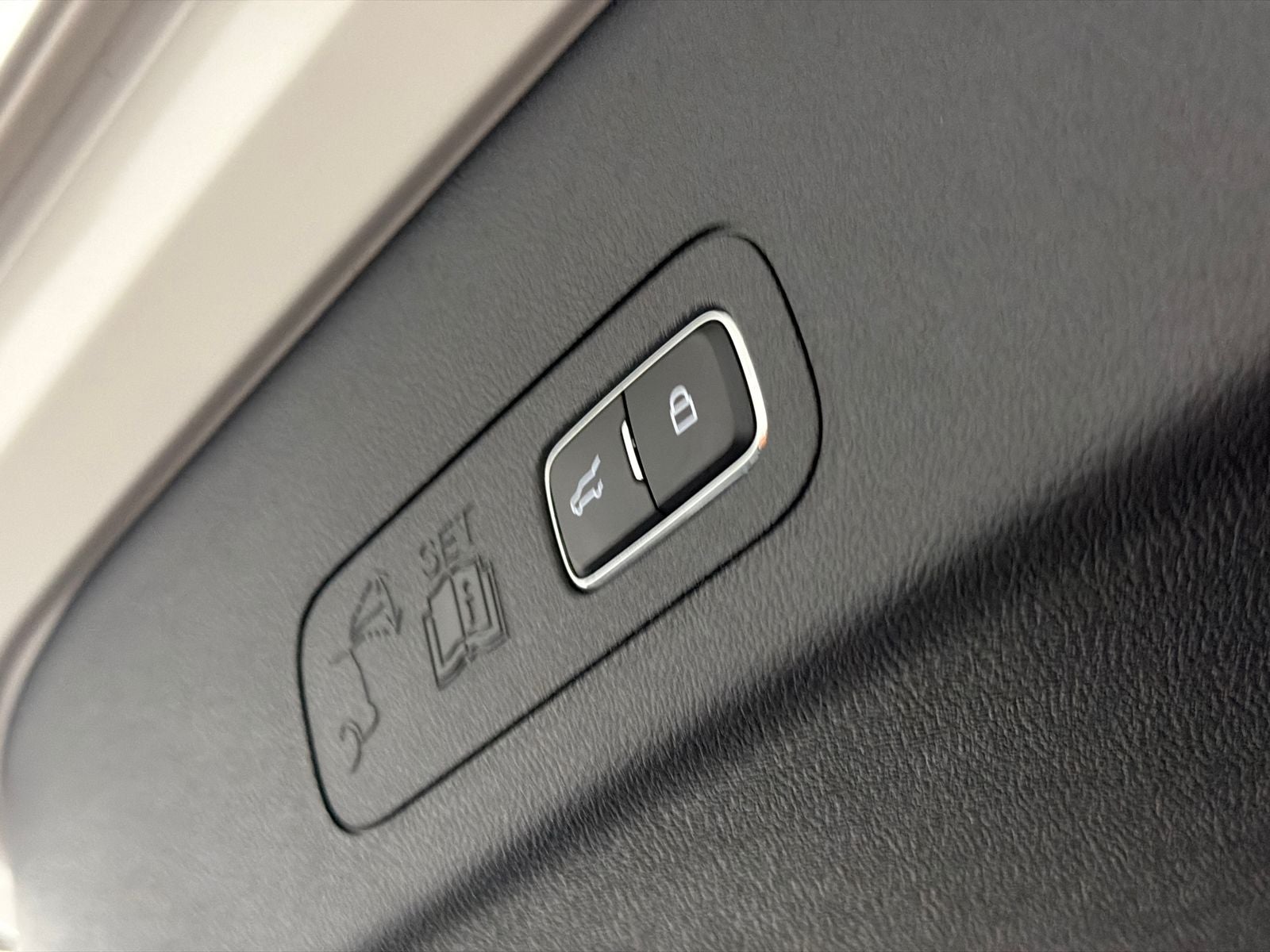 2023 Lincoln Aviator Standard