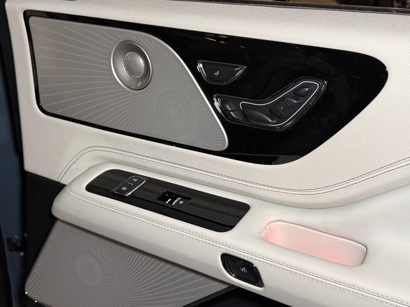 2026 Lincoln Aviator Black Label - Photo 11