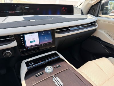 2027 Lincoln Navigator Reserve