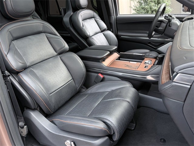 2025 Lincoln Navigator Black Label