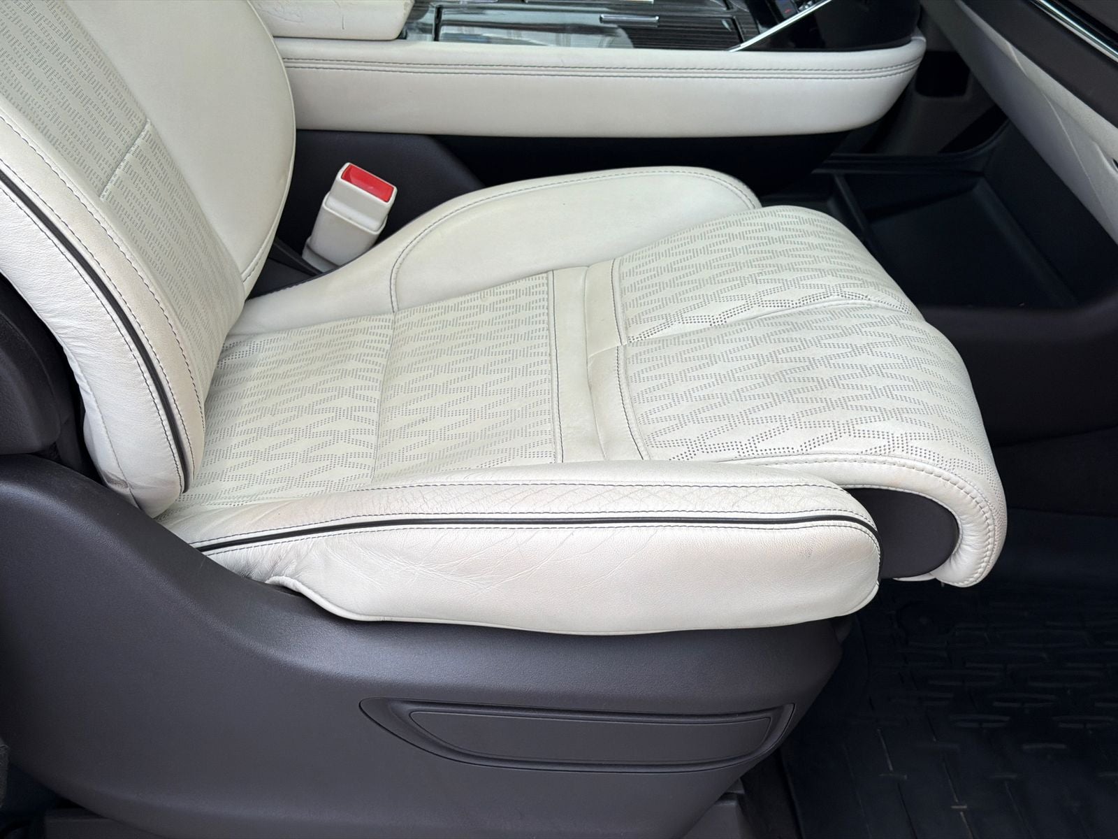 2022 Lincoln Navigator Black Label