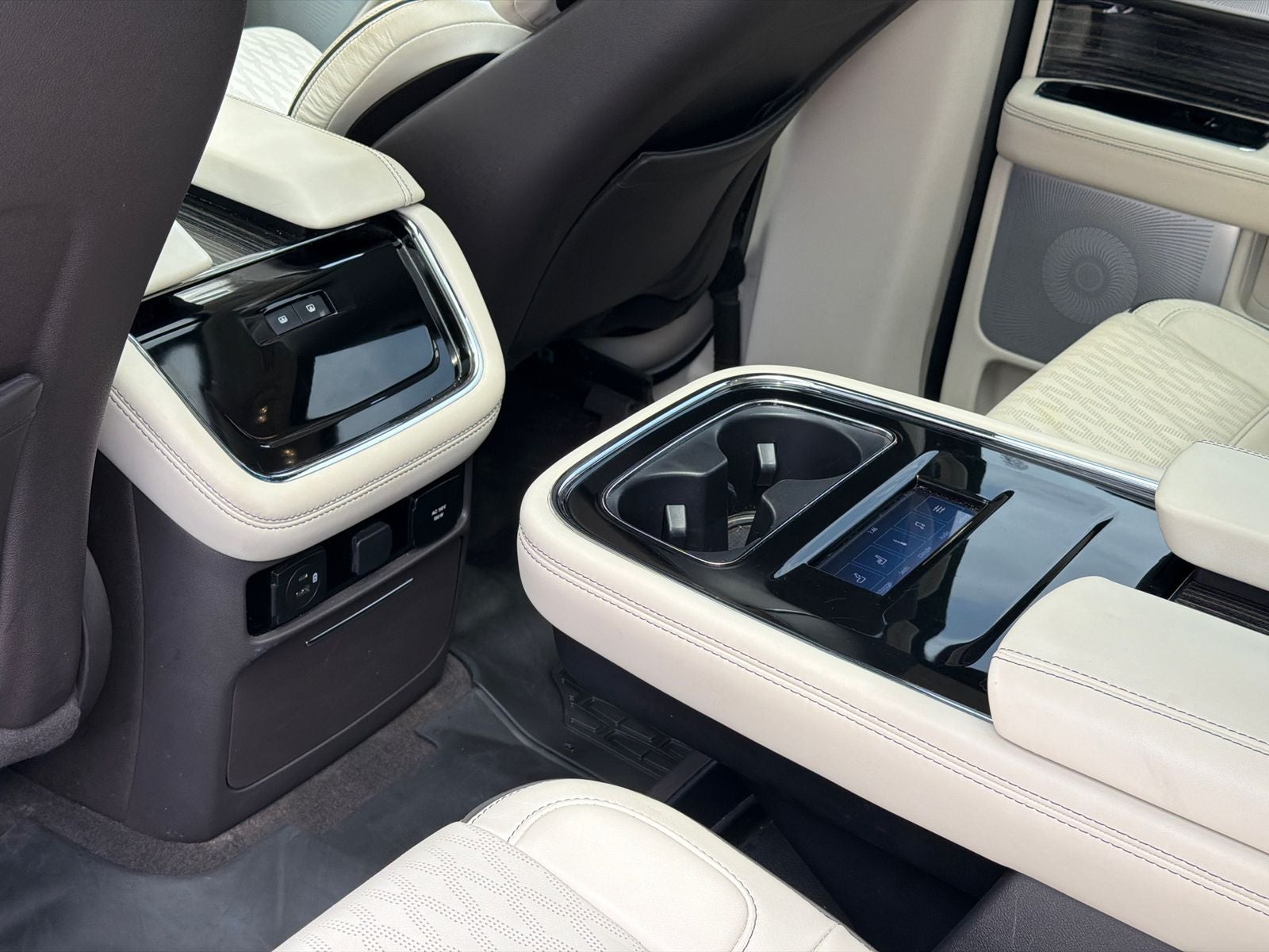 2022 Lincoln Navigator Black Label
