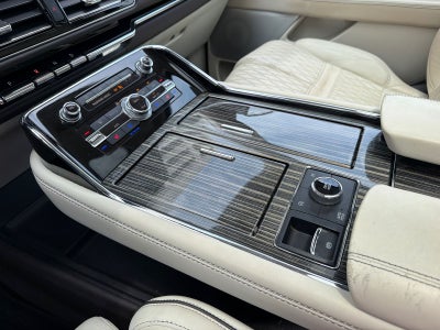 2022 Lincoln Navigator Black Label