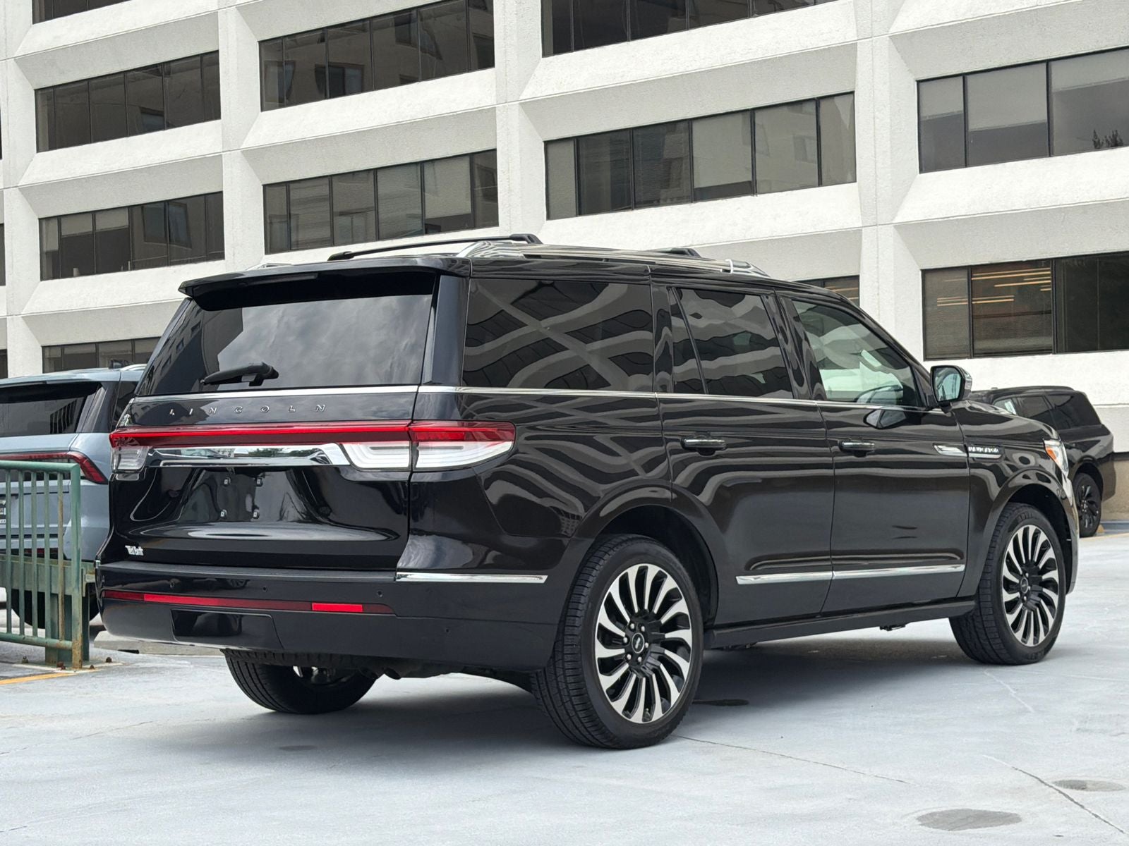 2022 Lincoln Navigator Black Label