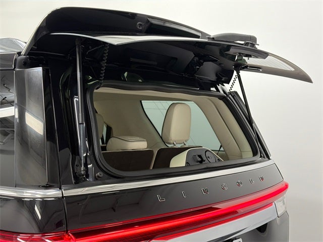 2022 Lincoln Navigator Black Label