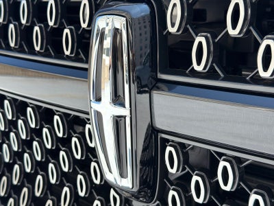 2027 Lincoln Navigator Premiere