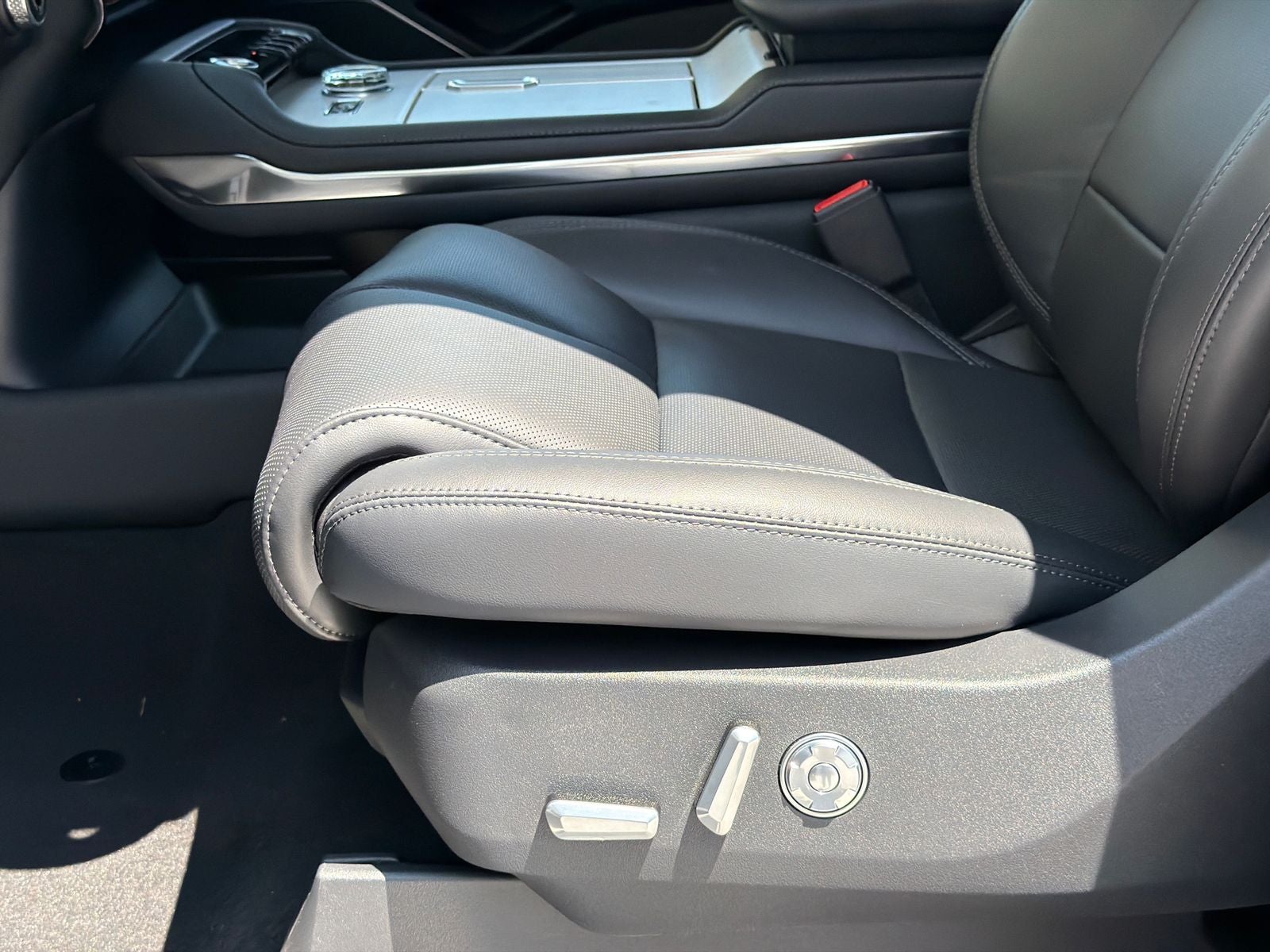 2027 Lincoln Navigator Premiere