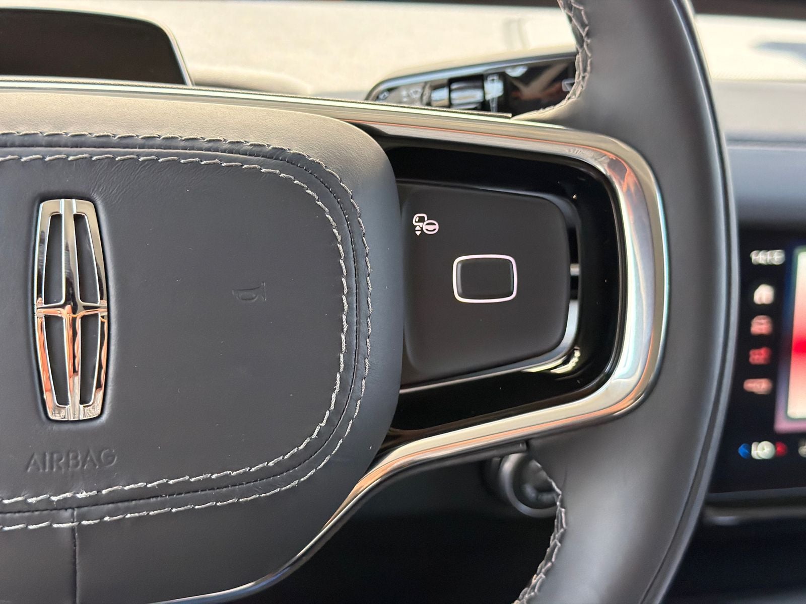 2027 Lincoln Navigator Premiere