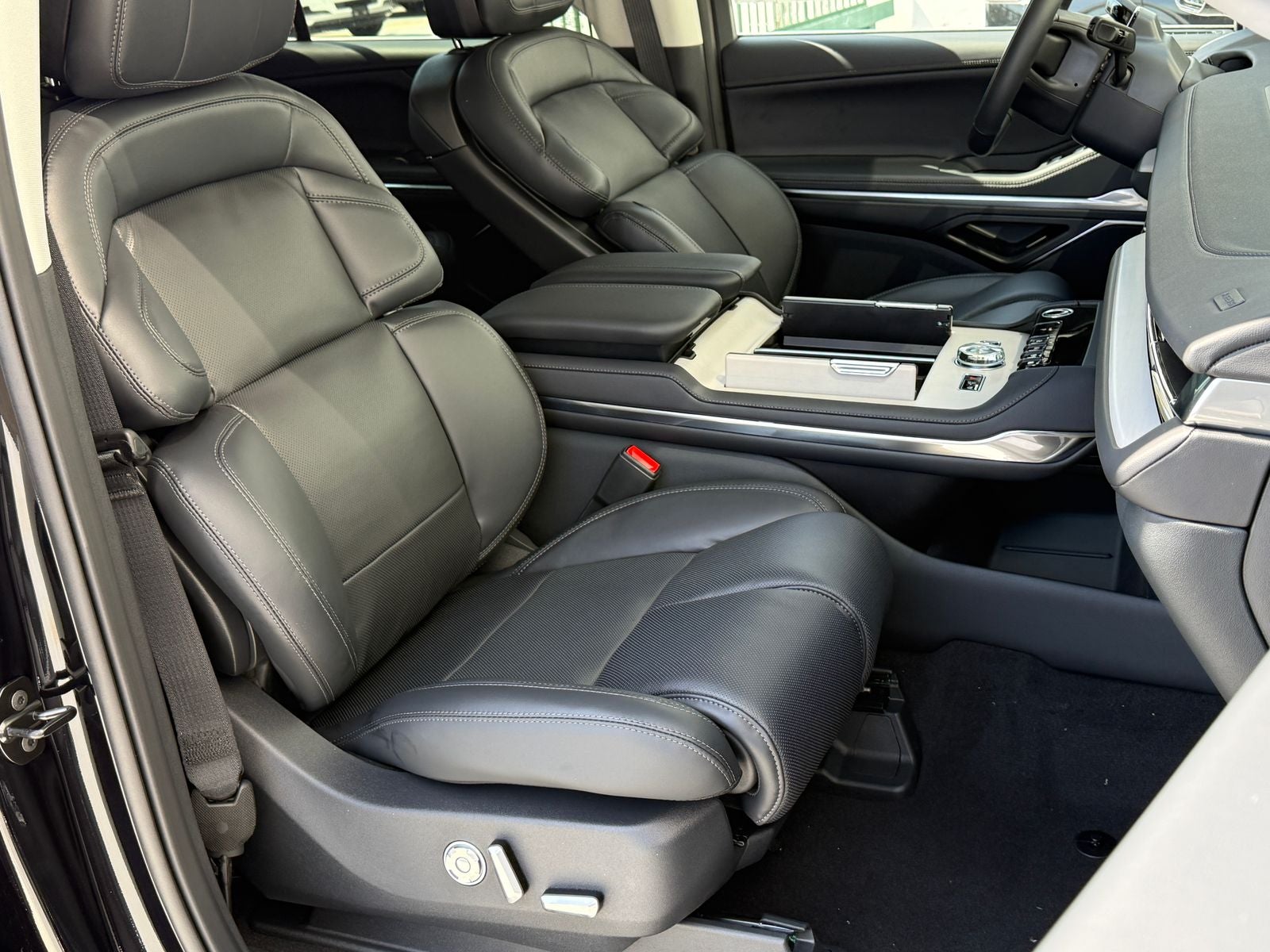 2026 Lincoln Navigator Premiere